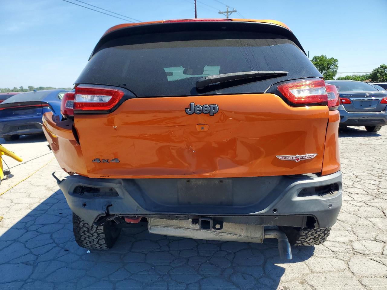 2015 Jeep Cherokee Trailhawk Orange vin: 1C4PJMBS3FW558173