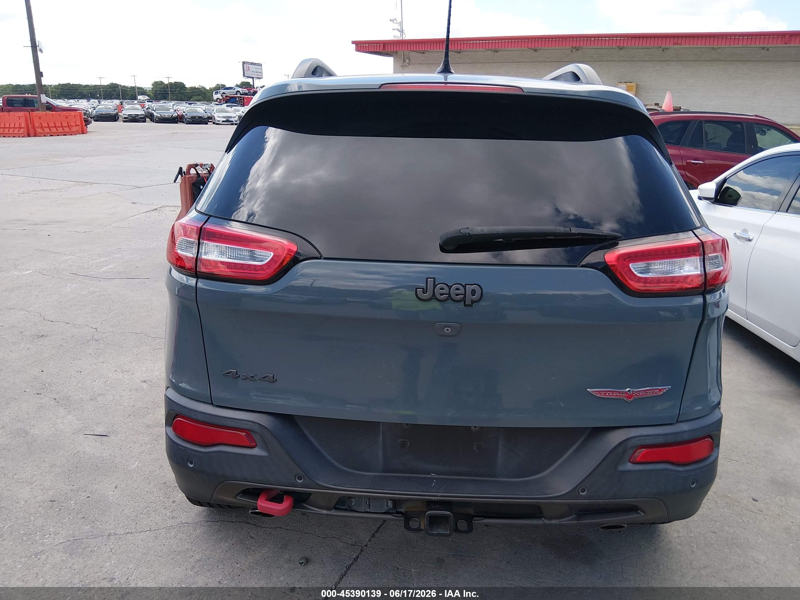 2015 Jeep Cherokee Trailhawk Gray vin: 1C4PJMBS3FW558366