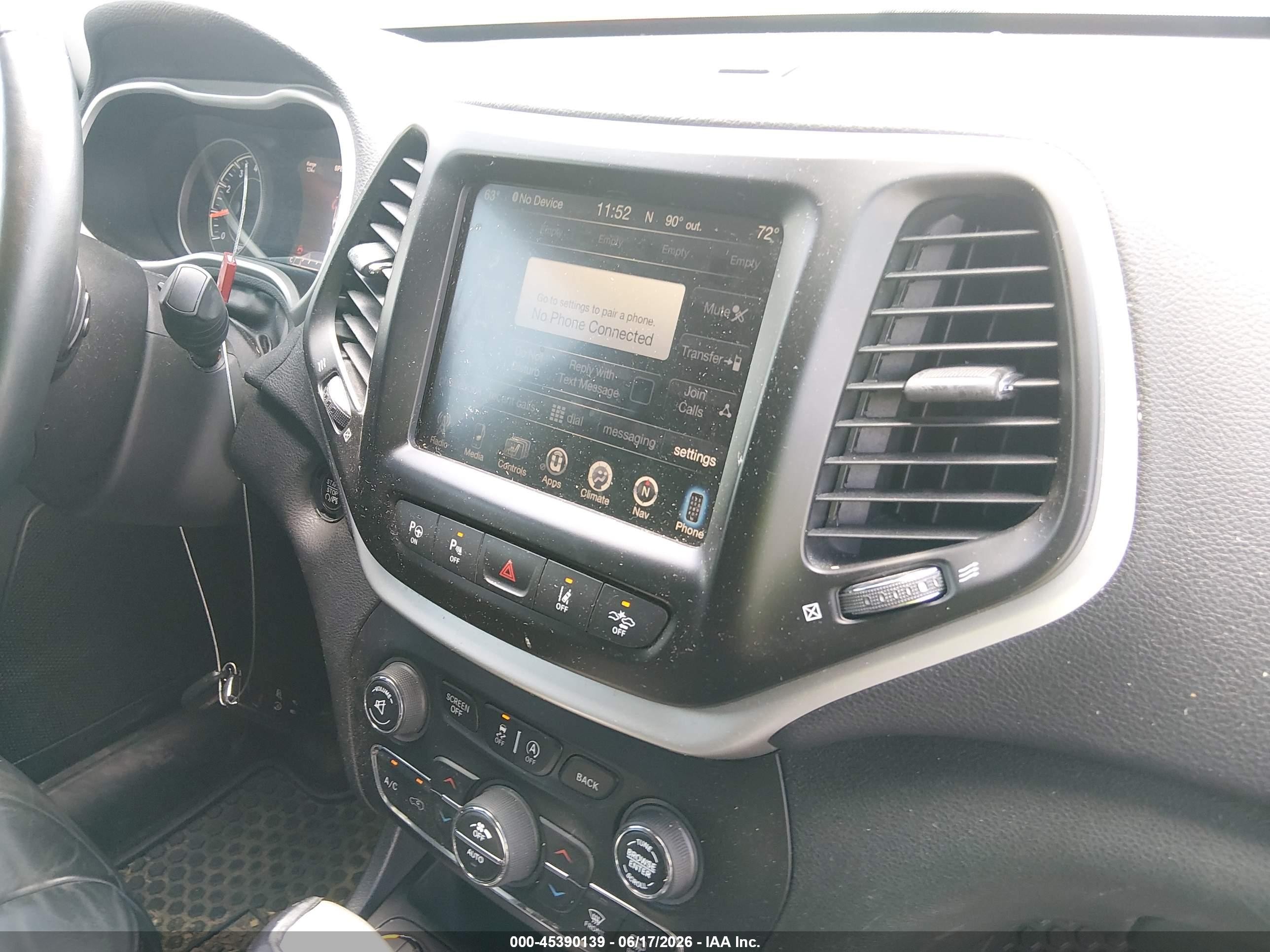 2015 Jeep Cherokee Trailhawk Gray vin: 1C4PJMBS3FW558366