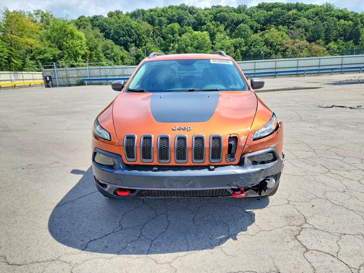 2015 Jeep Cherokee Trailhawk Orange vin: 1C4PJMBS3FW569786