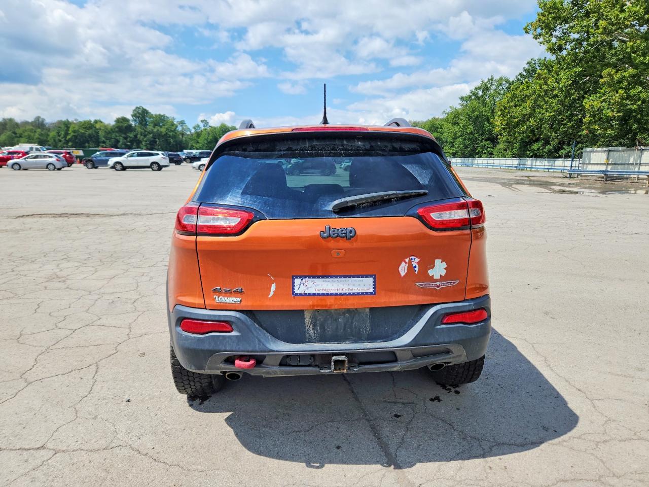 2015 Jeep Cherokee Trailhawk Orange vin: 1C4PJMBS3FW569786