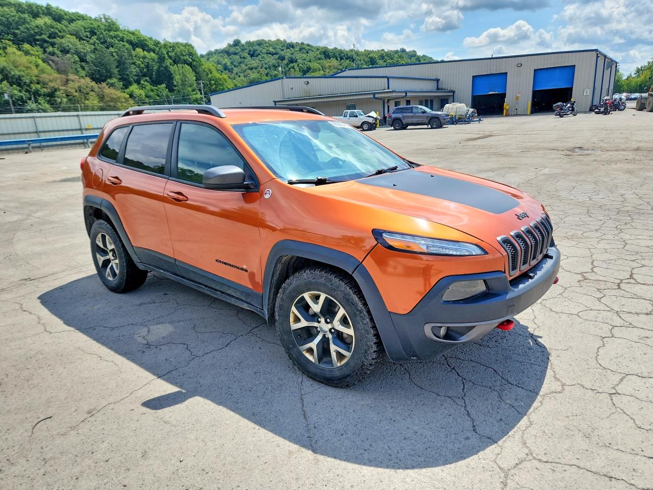 2015 Jeep Cherokee Trailhawk Orange vin: 1C4PJMBS3FW569786