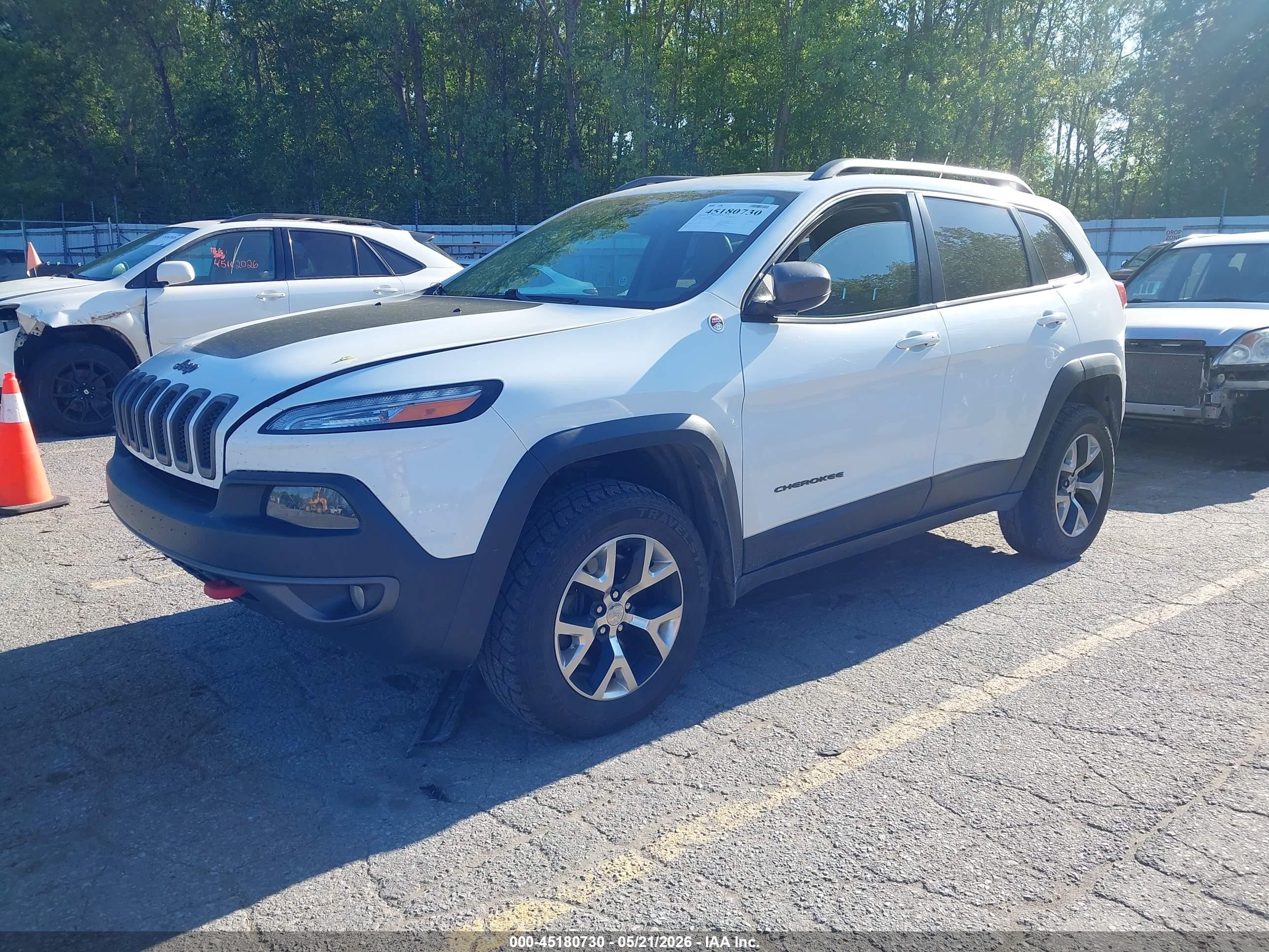 2015 Jeep Cherokee Trailhawk White vin: 1C4PJMBS3FW648083
