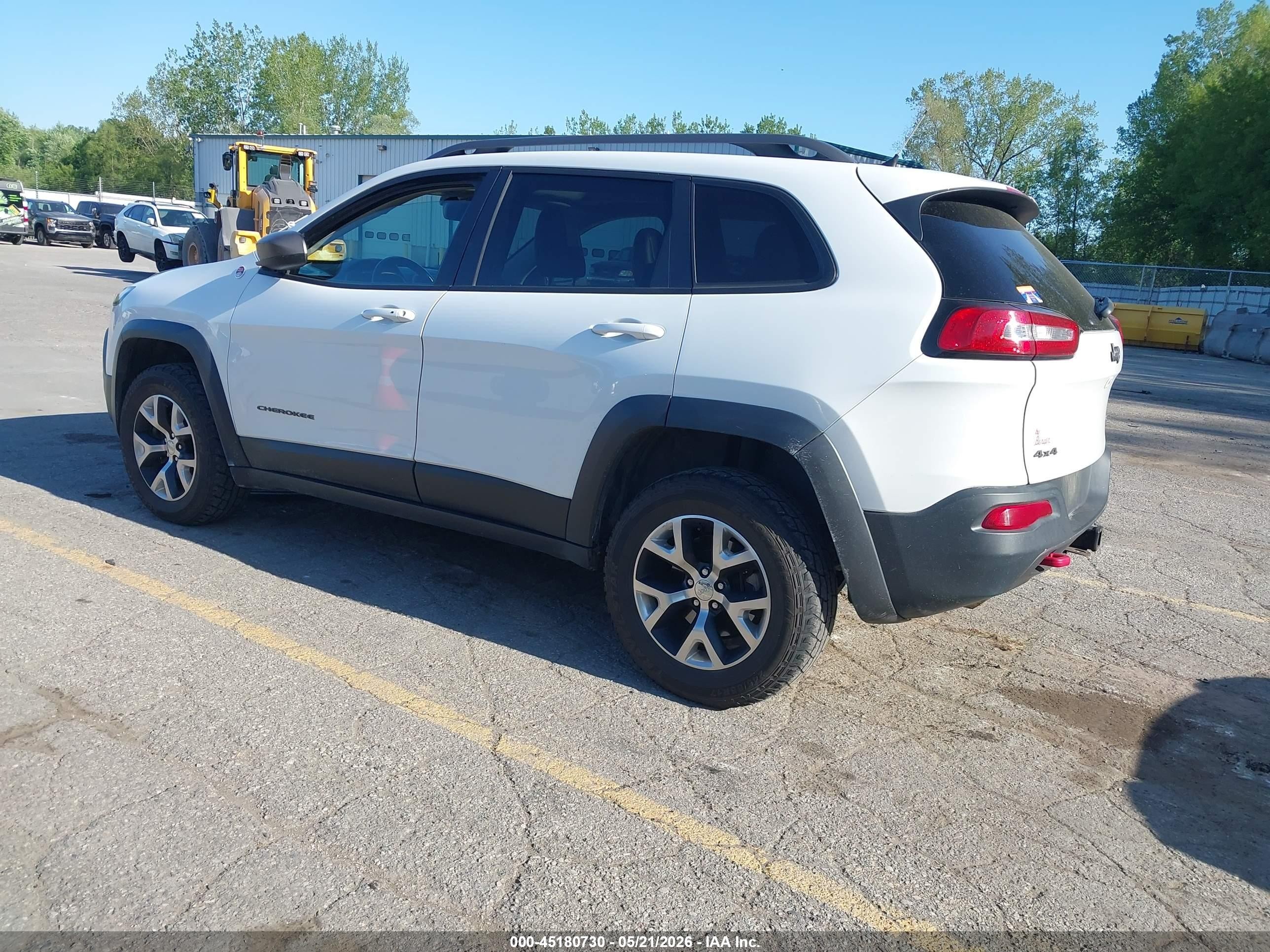 2015 Jeep Cherokee Trailhawk White vin: 1C4PJMBS3FW648083