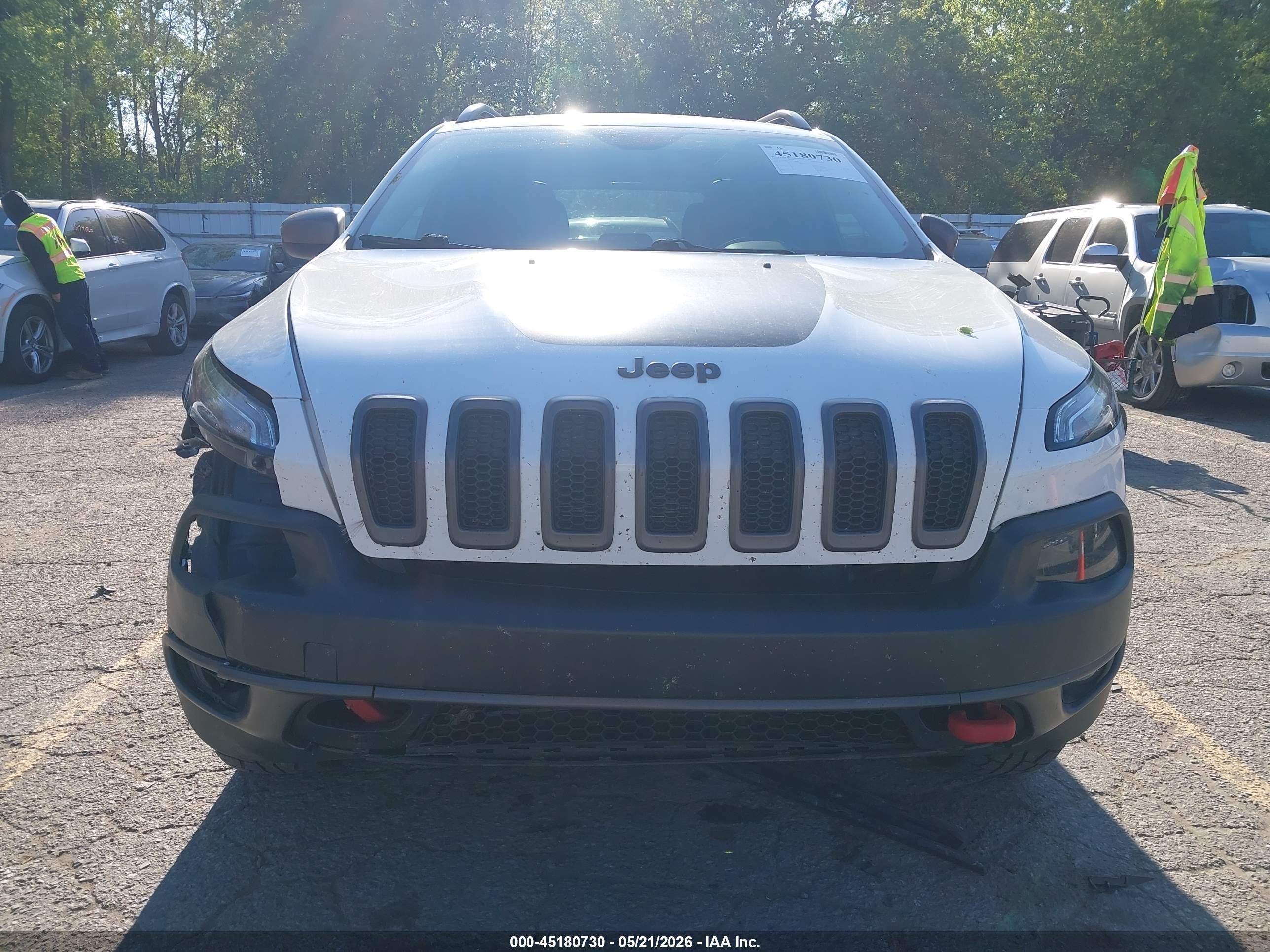 2015 Jeep Cherokee Trailhawk White vin: 1C4PJMBS3FW648083