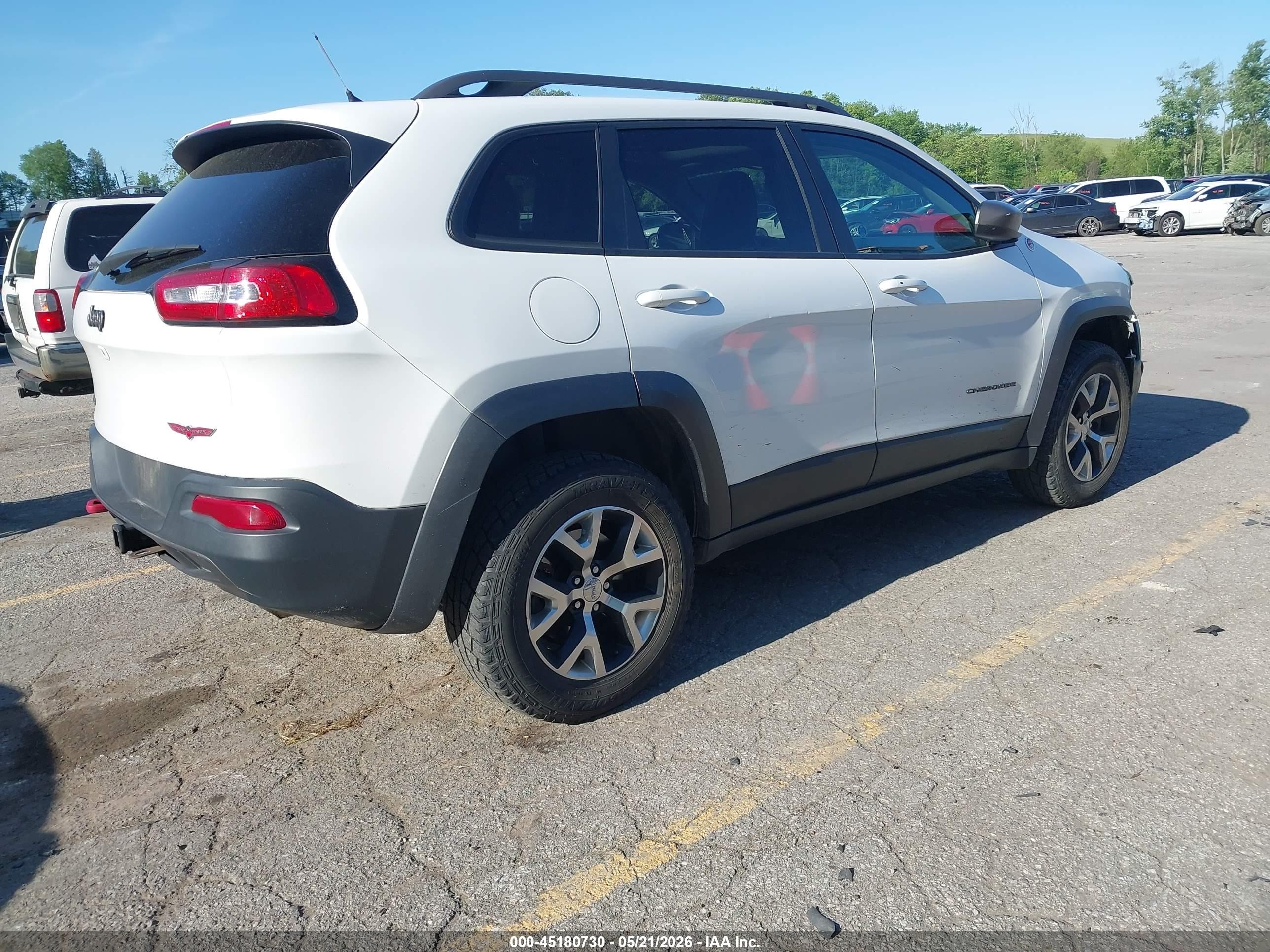 2015 Jeep Cherokee Trailhawk White vin: 1C4PJMBS3FW648083