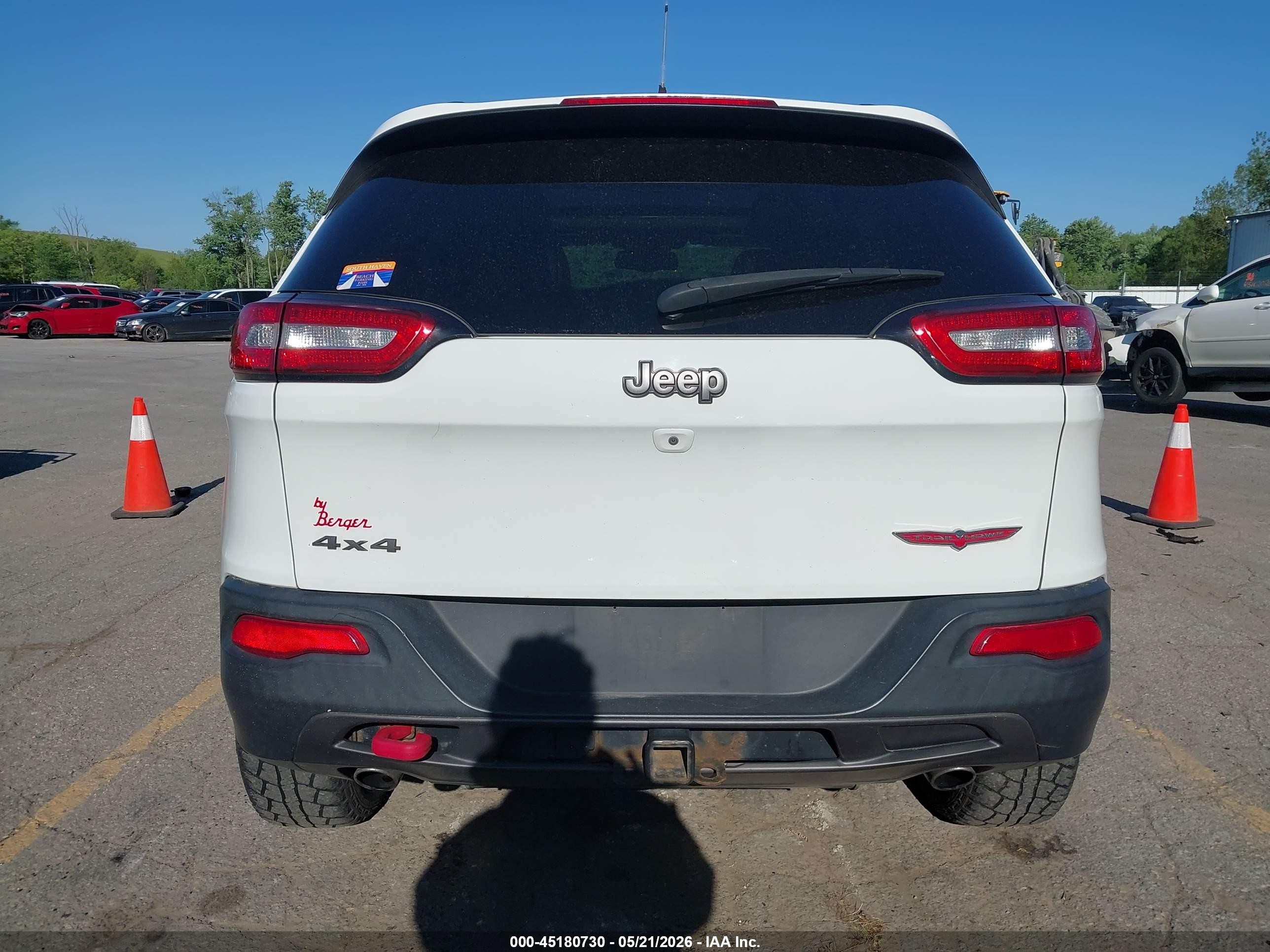 2015 Jeep Cherokee Trailhawk White vin: 1C4PJMBS3FW648083