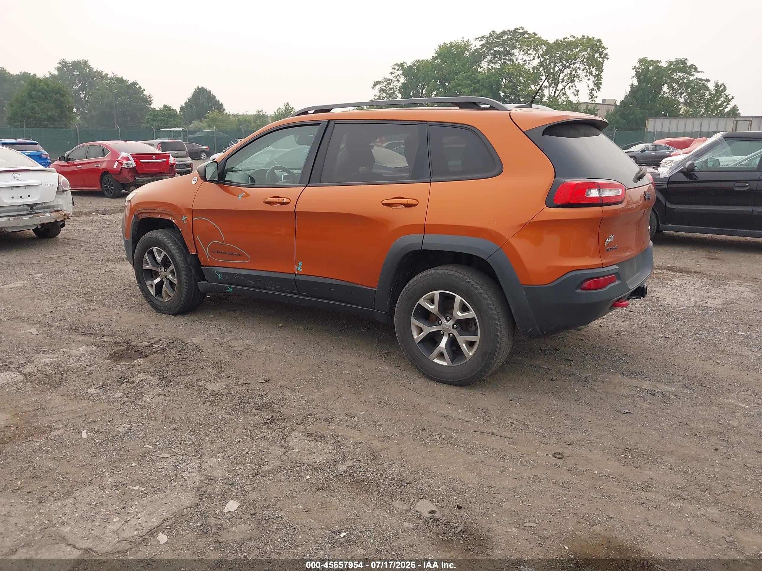 2015 Jeep Cherokee   Orange vin: 1C4PJMBS3FW649749