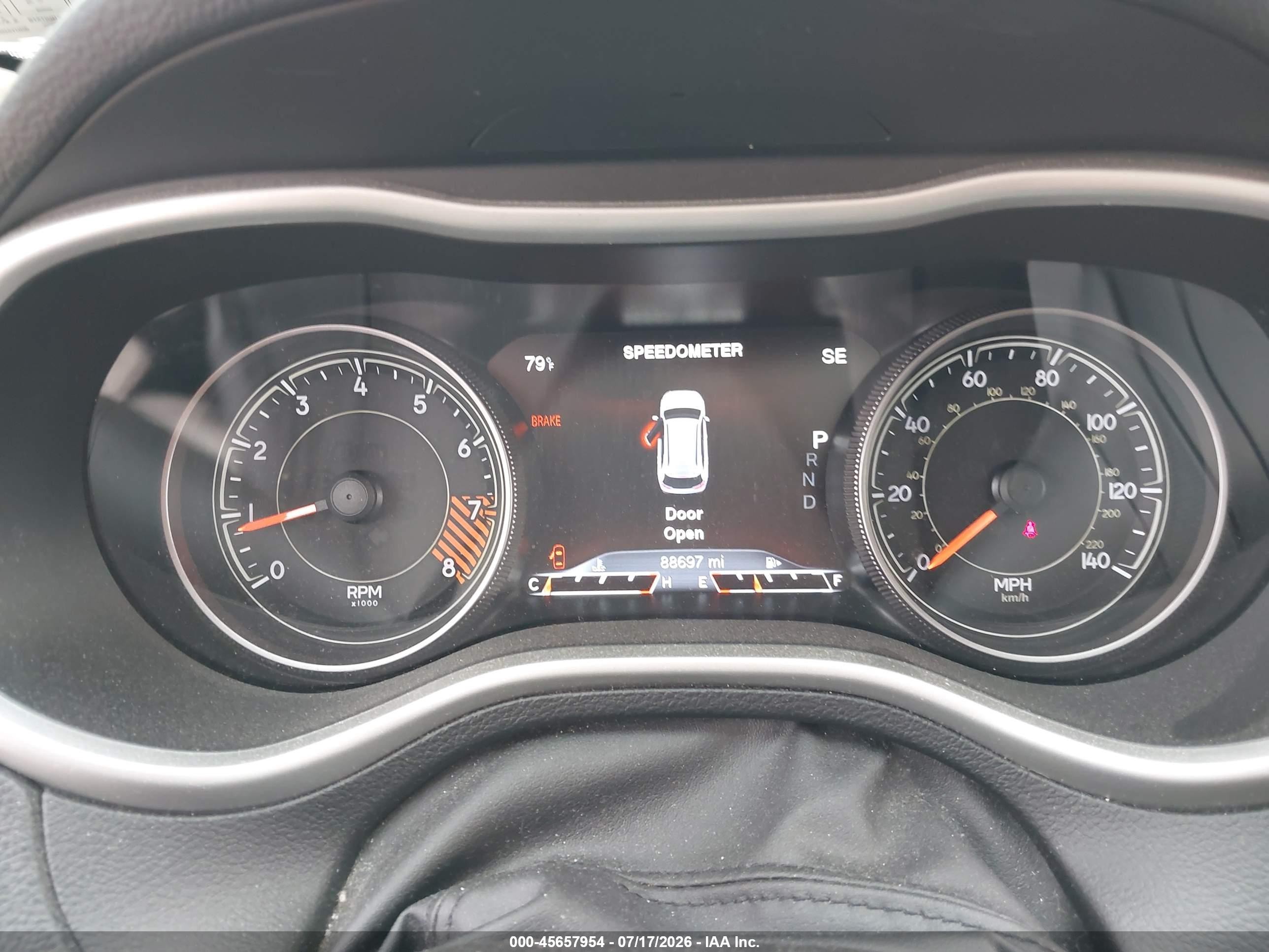 2015 Jeep Cherokee   Orange vin: 1C4PJMBS3FW649749