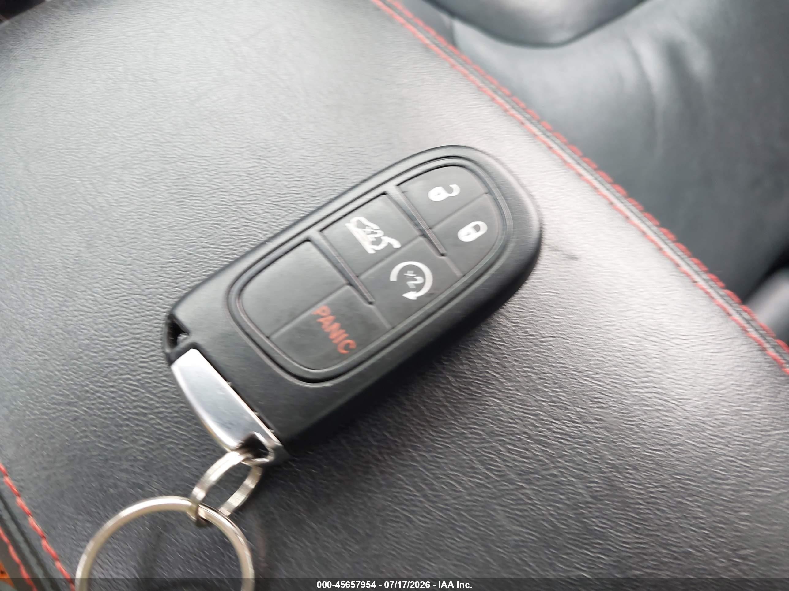 2015 Jeep Cherokee   Orange vin: 1C4PJMBS3FW649749