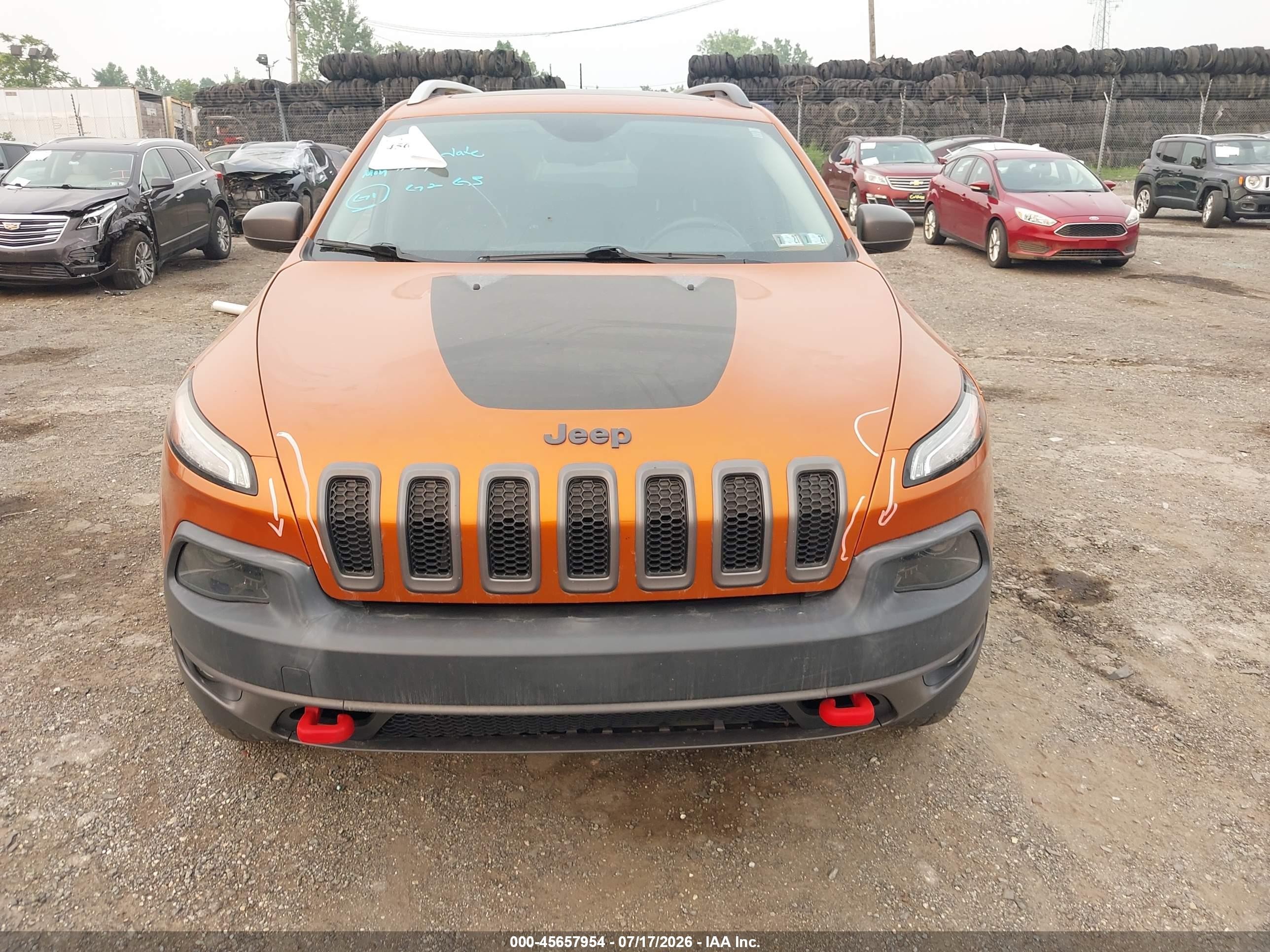 2015 Jeep Cherokee   Orange vin: 1C4PJMBS3FW649749