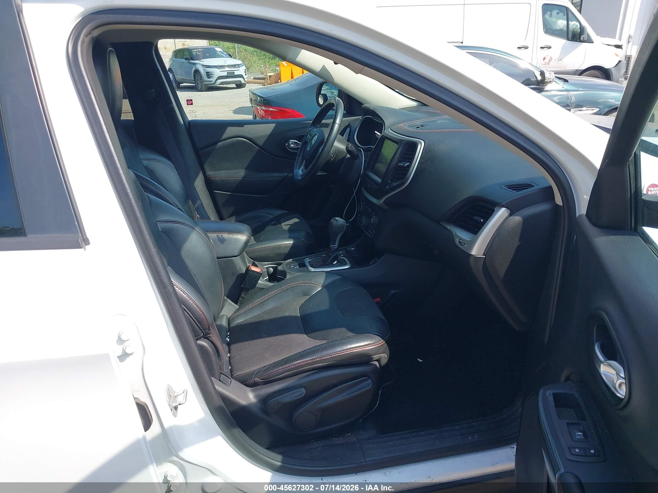 2015 Jeep Cherokee Trailhawk Белый vin: 1C4PJMBS3FW786481