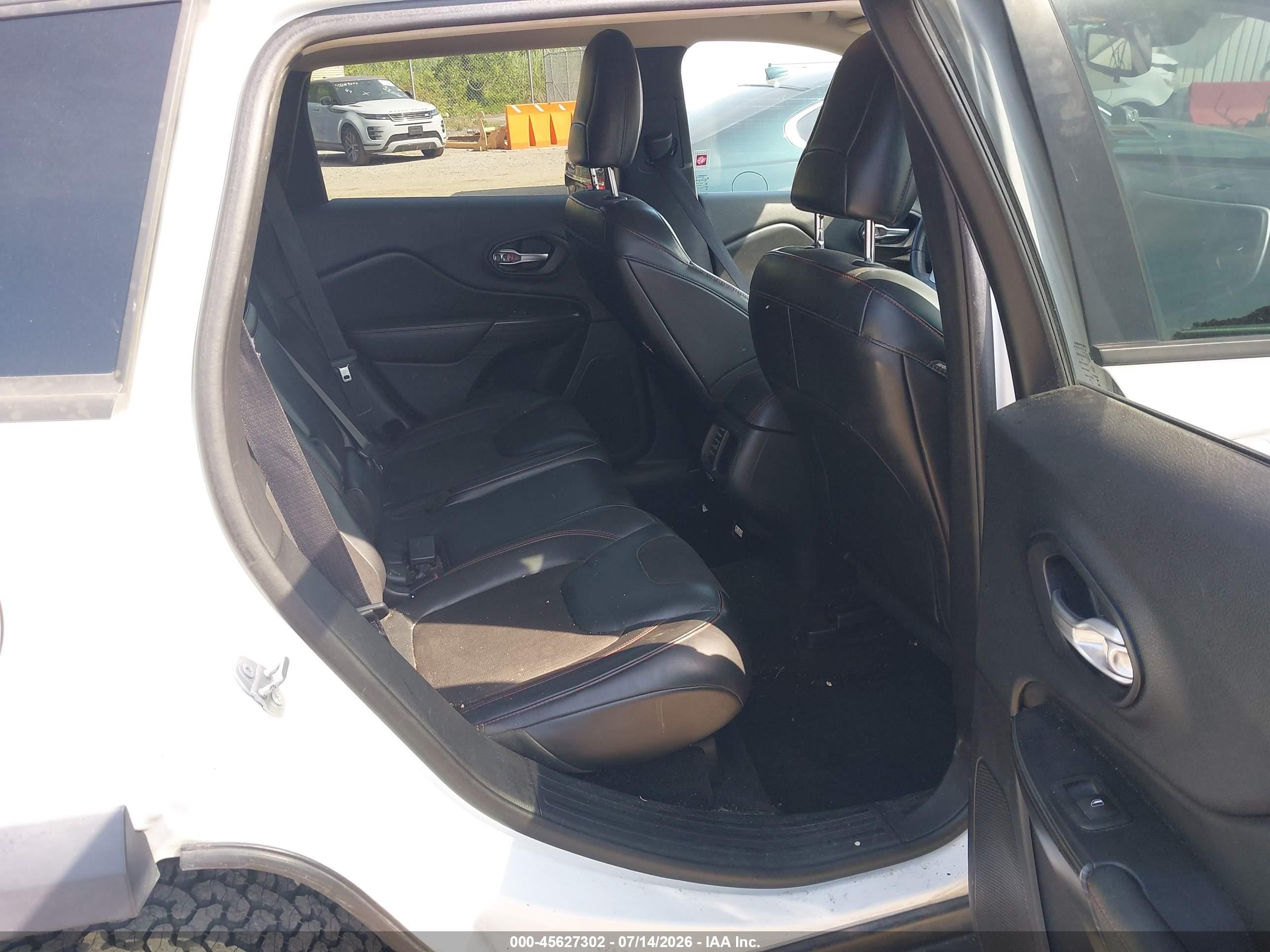 2015 Jeep Cherokee Trailhawk Белый vin: 1C4PJMBS3FW786481