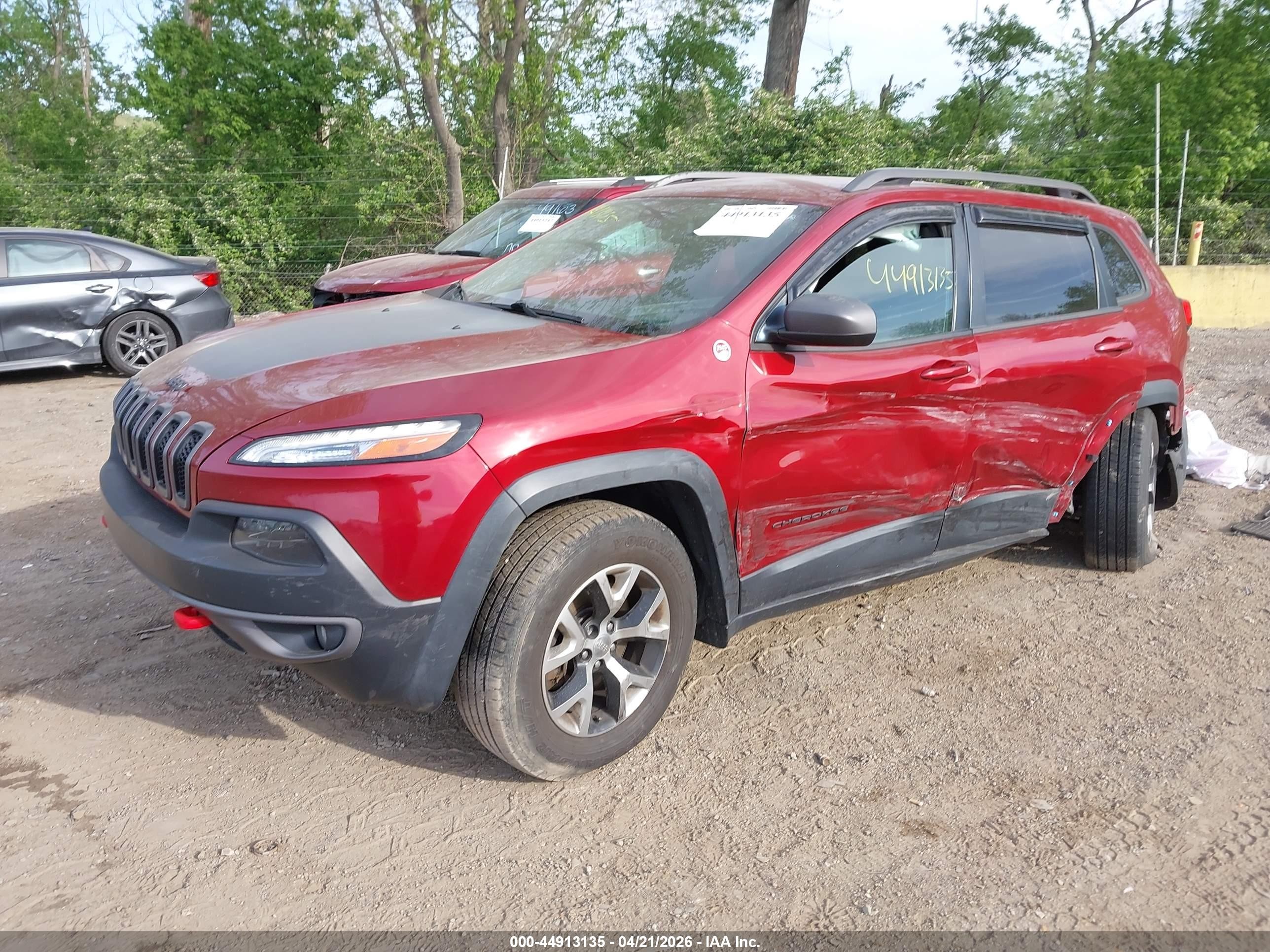 2015 Jeep Cherokee Trailhawk Red vin: 1C4PJMBS3FW786755