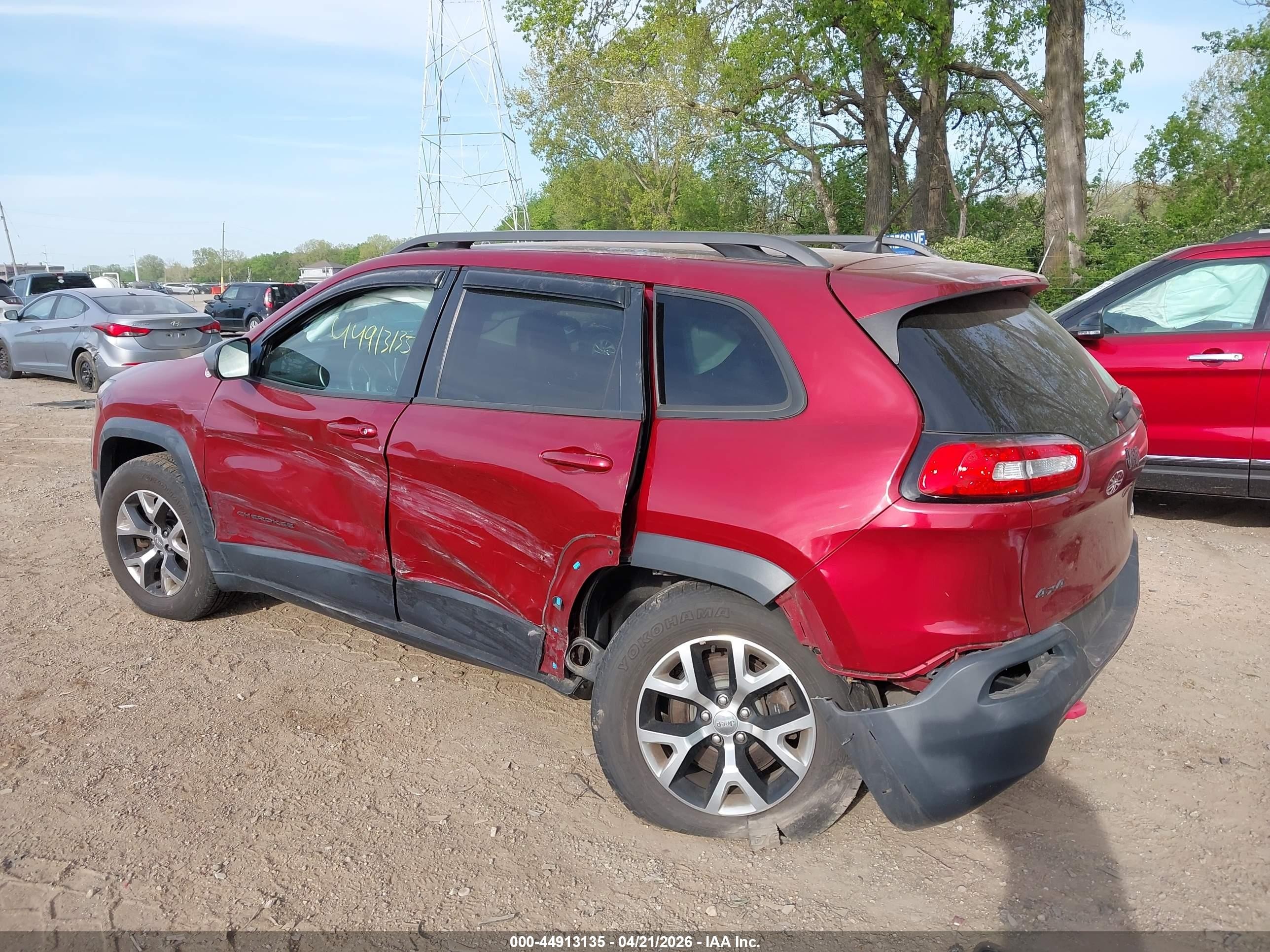 2015 Jeep Cherokee Trailhawk Red vin: 1C4PJMBS3FW786755