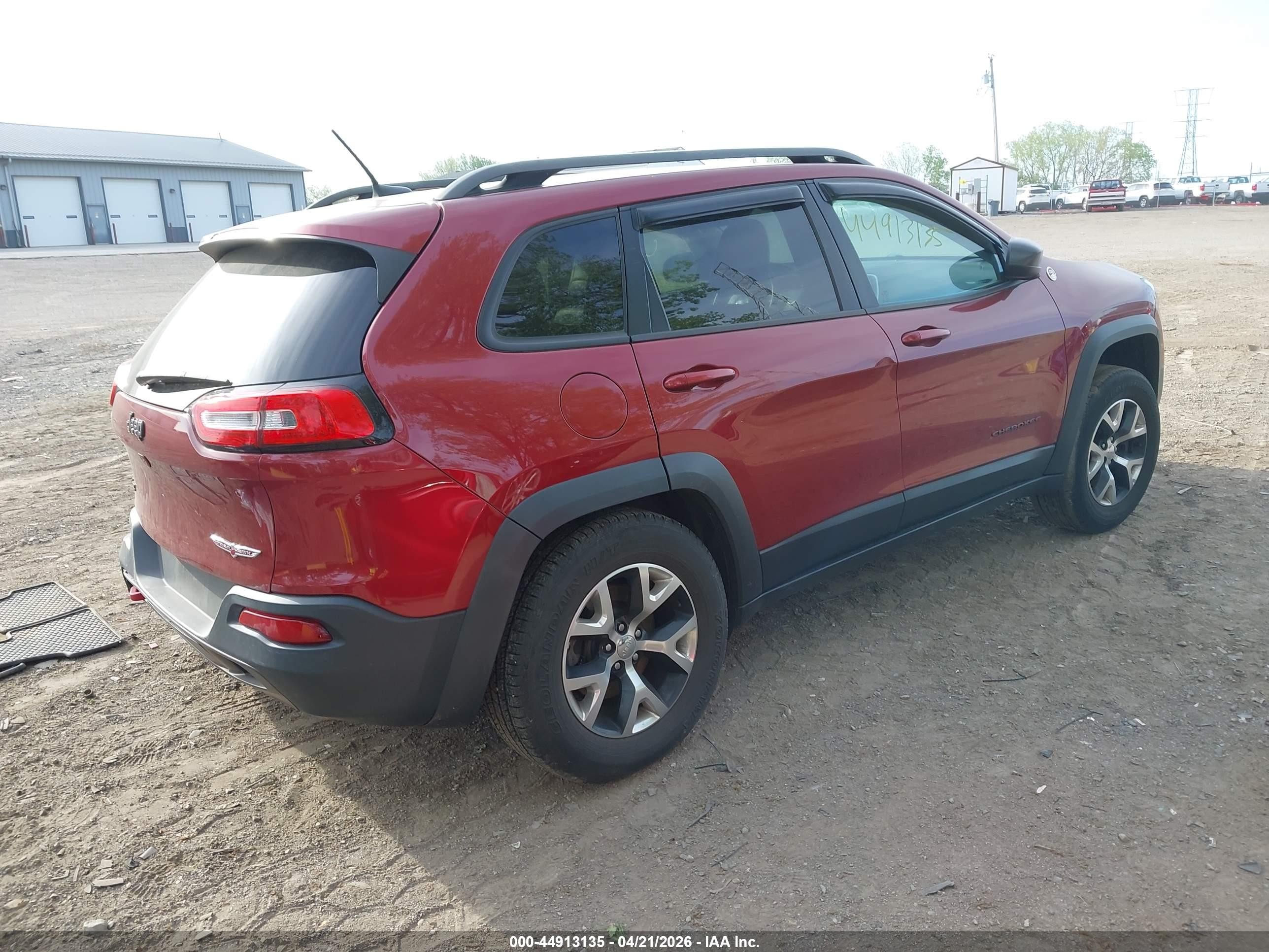 2015 Jeep Cherokee Trailhawk Red vin: 1C4PJMBS3FW786755