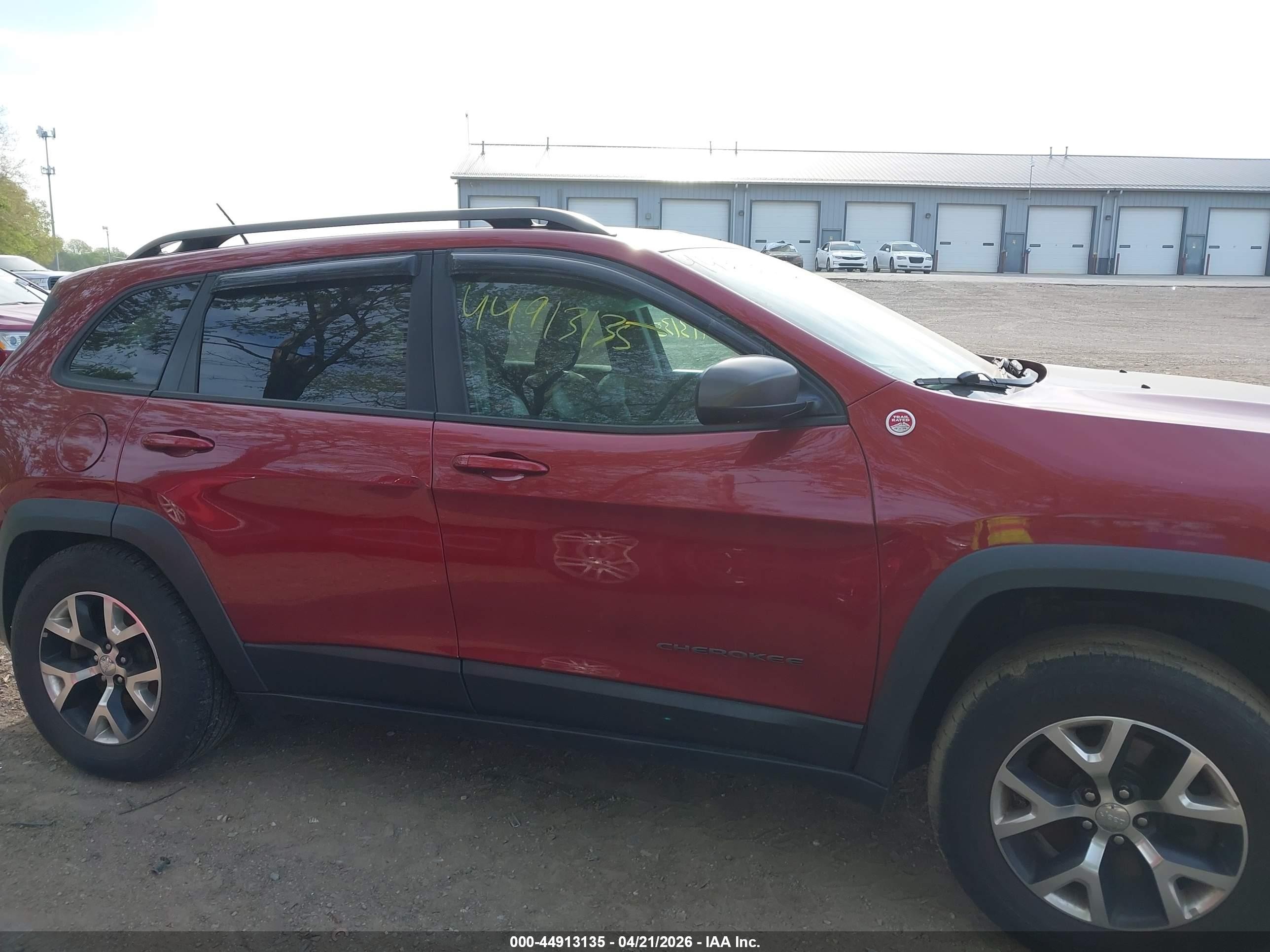 2015 Jeep Cherokee Trailhawk Red vin: 1C4PJMBS3FW786755