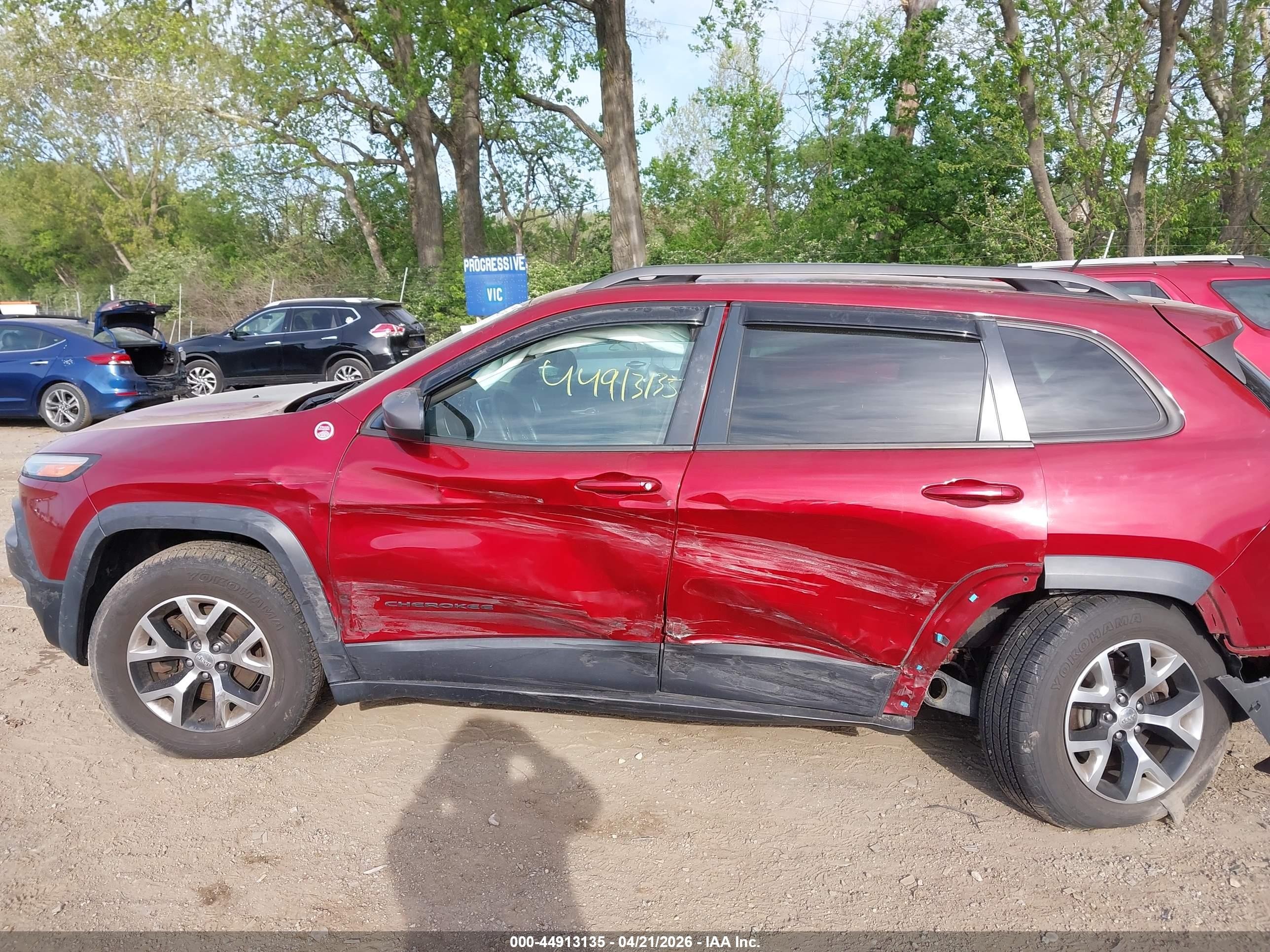 2015 Jeep Cherokee Trailhawk Red vin: 1C4PJMBS3FW786755