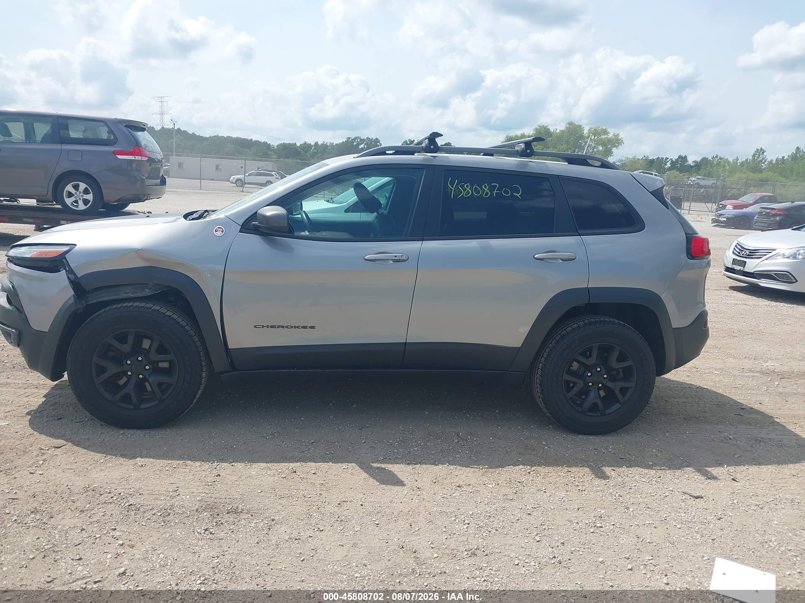 2016 Jeep Cherokee Trailhawk Gray vin: 1C4PJMBS3GW122456