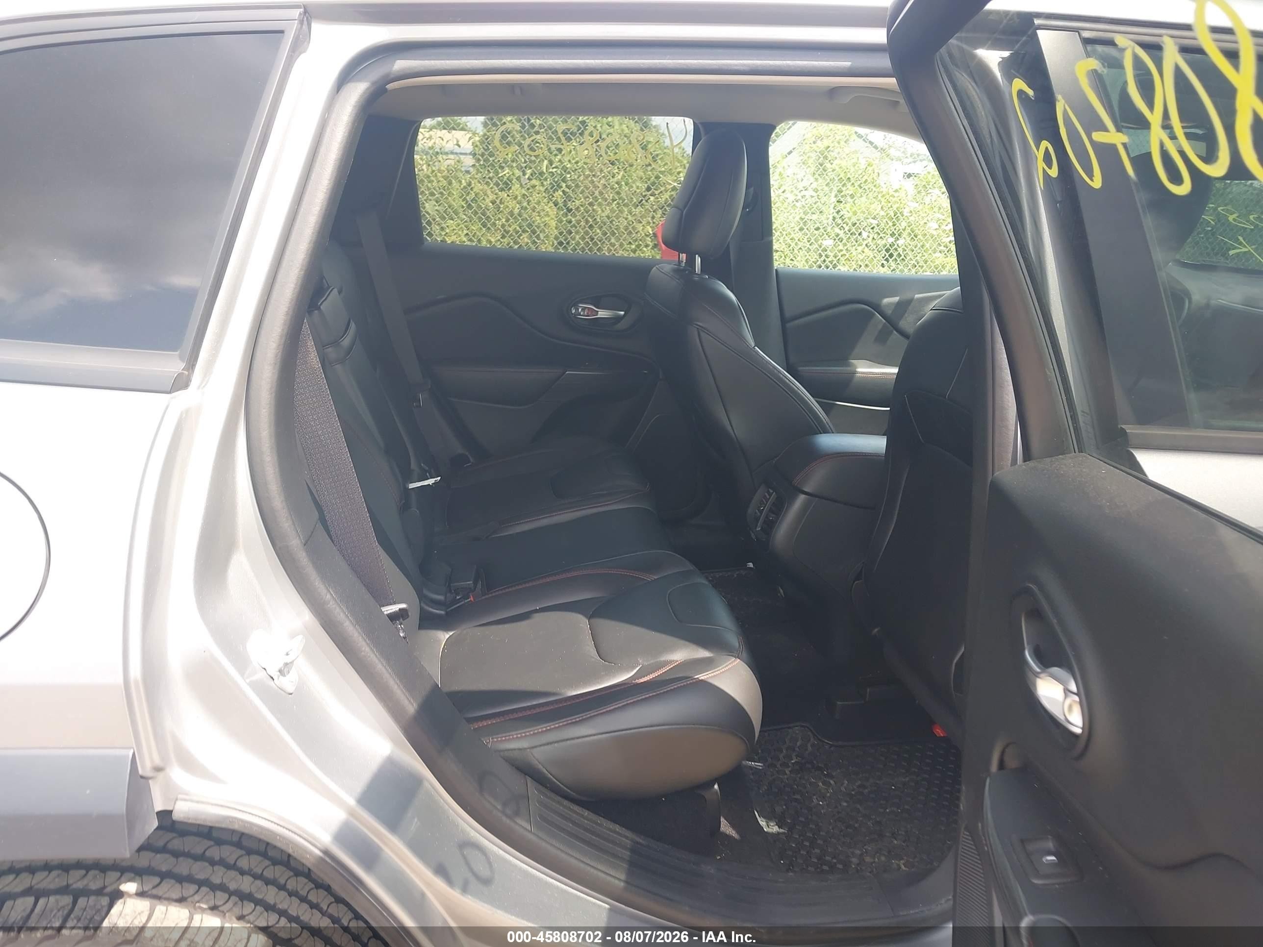 2016 Jeep Cherokee Trailhawk Gray vin: 1C4PJMBS3GW122456