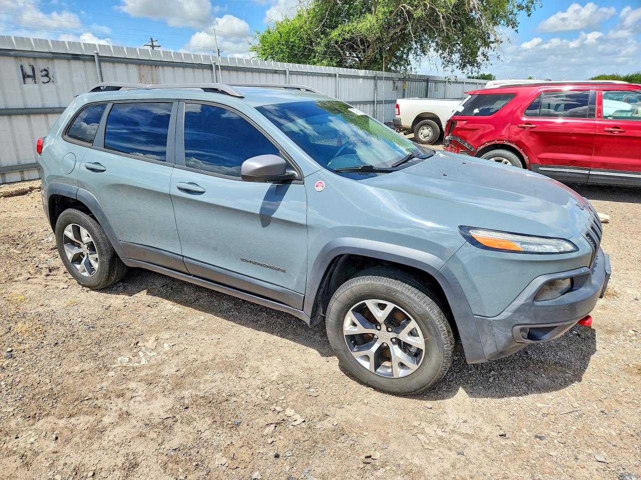 2014 Jeep Cherokee Trailhawk Gray vin: 1C4PJMBS4EW134564
