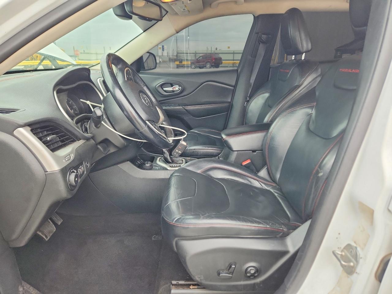 2014 Jeep Cherokee Trailhawk White vin: 1C4PJMBS4EW236902