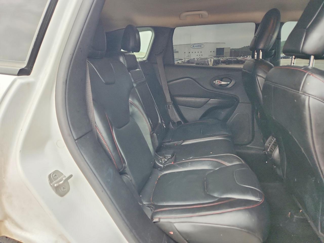 2014 Jeep Cherokee Trailhawk White vin: 1C4PJMBS4EW236902