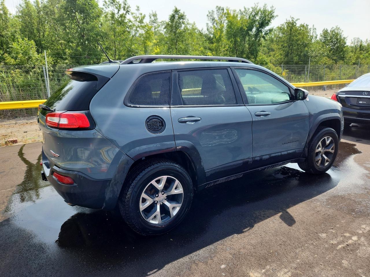 2014 Jeep Cherokee Trailhawk Teal vin: 1C4PJMBS4EW251917