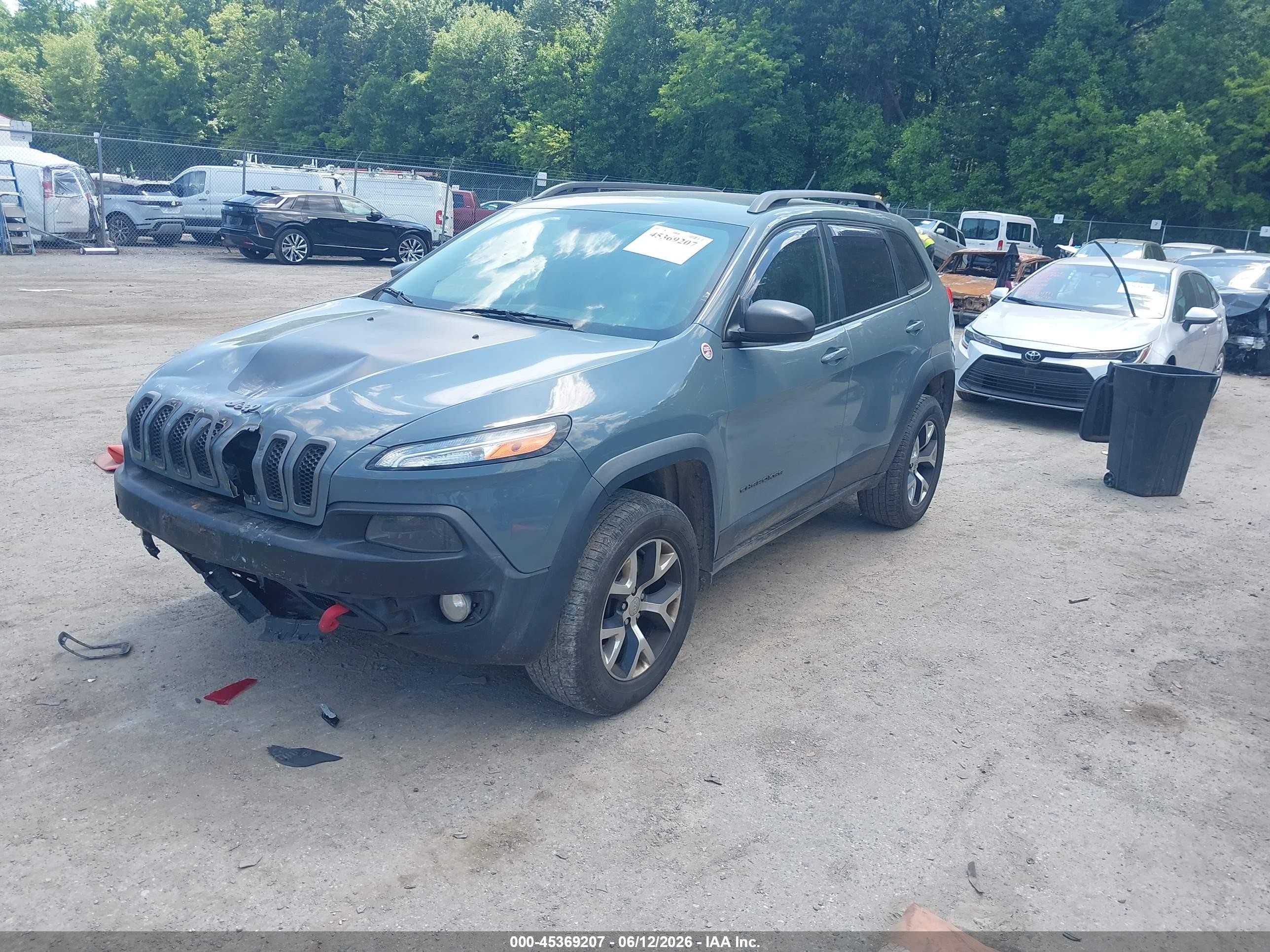 2015 Jeep Cherokee Trailhawk Gray vin: 1C4PJMBS4FW502128