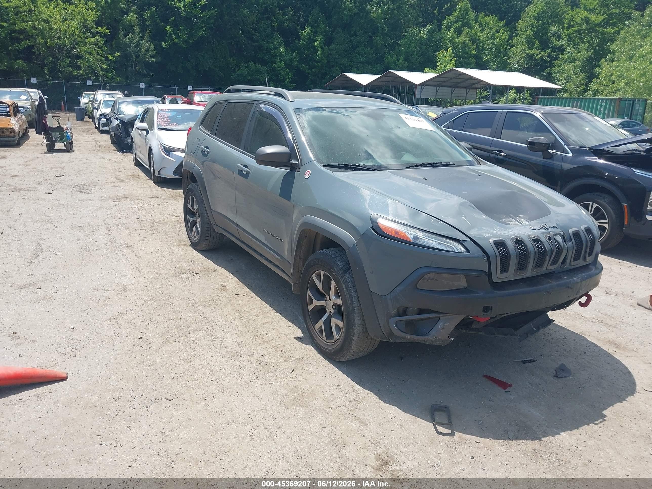 2015 Jeep Cherokee Trailhawk Gray vin: 1C4PJMBS4FW502128