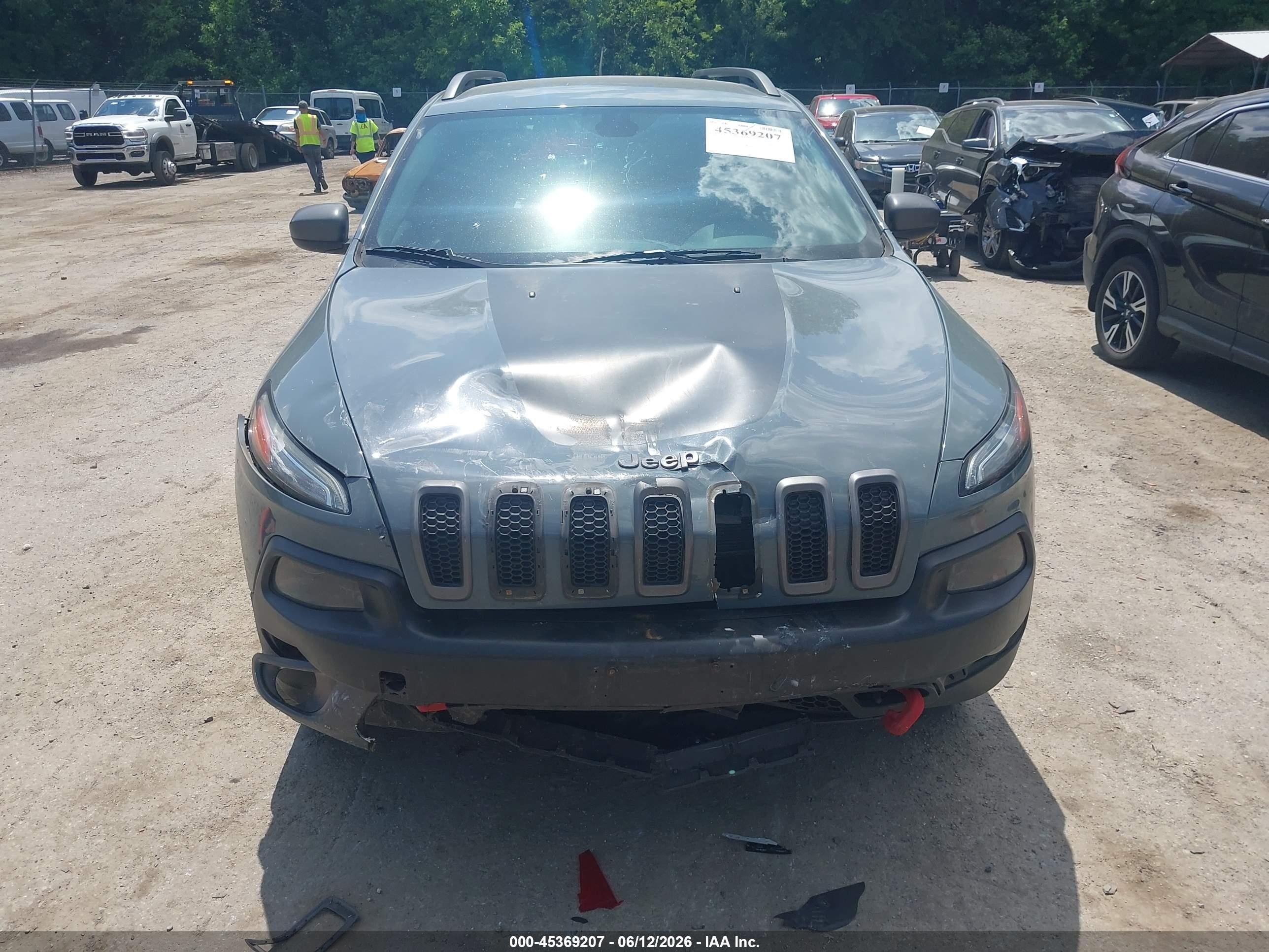 2015 Jeep Cherokee Trailhawk Gray vin: 1C4PJMBS4FW502128