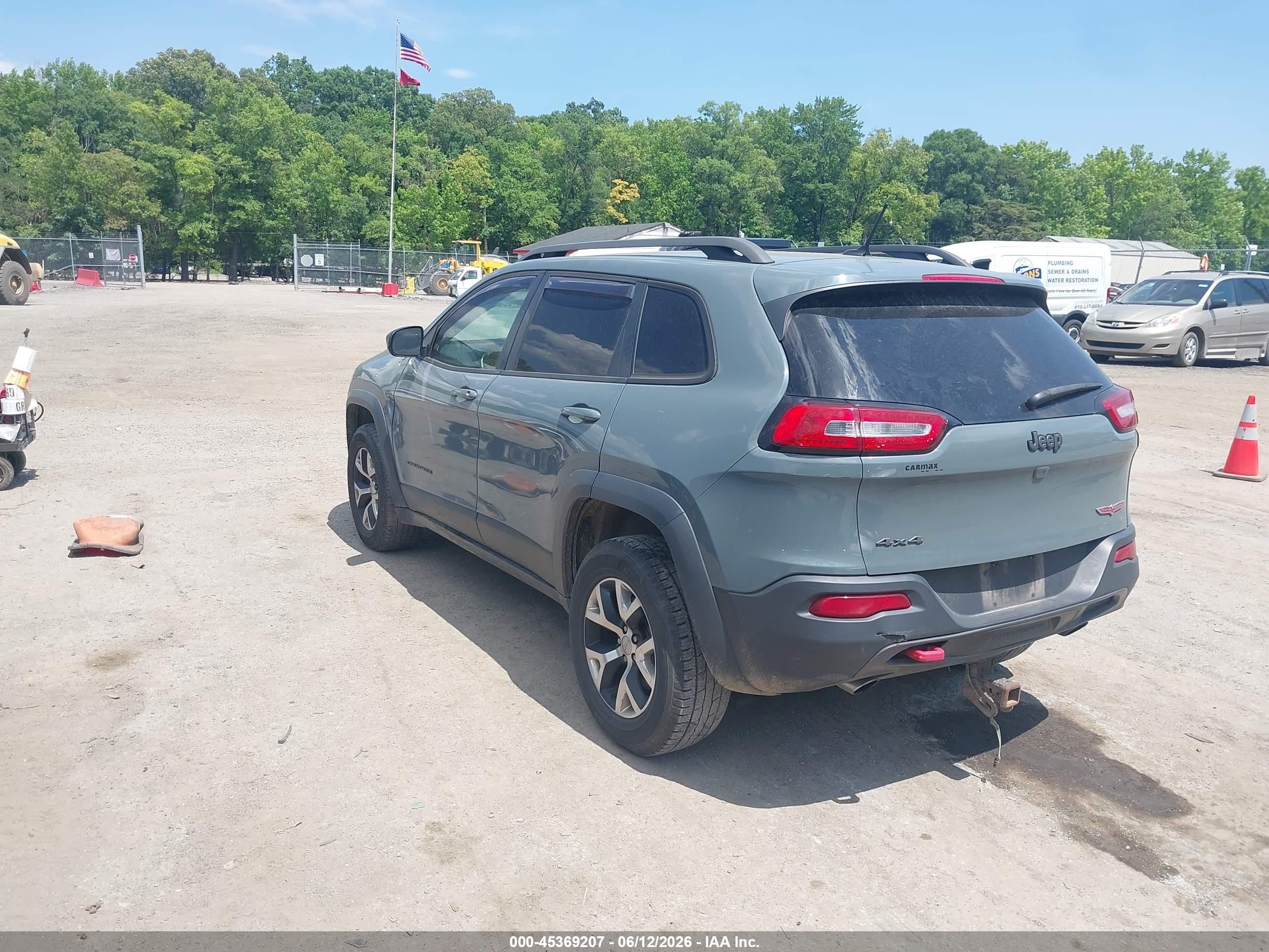 2015 Jeep Cherokee Trailhawk Gray vin: 1C4PJMBS4FW502128
