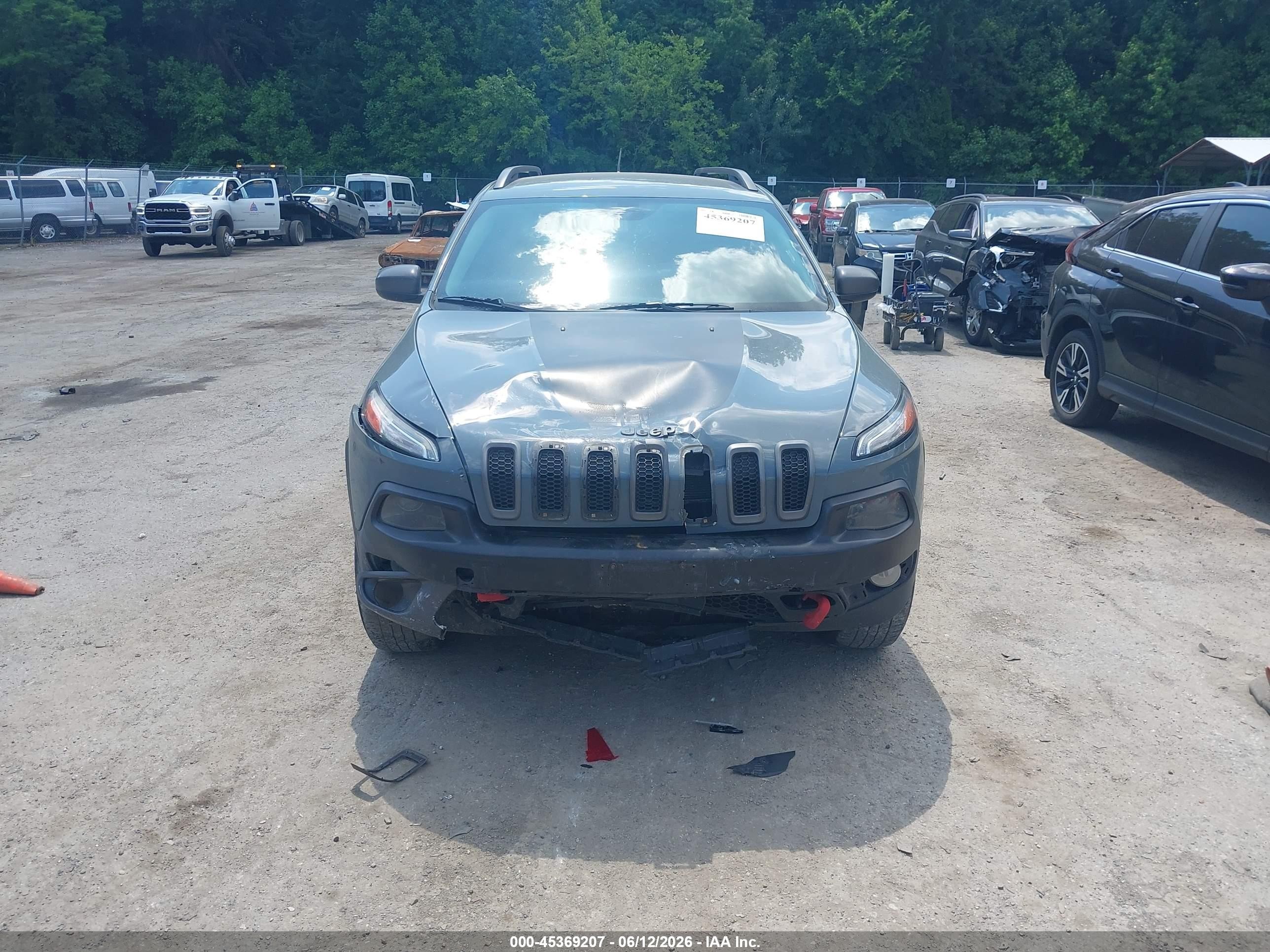 2015 Jeep Cherokee Trailhawk Gray vin: 1C4PJMBS4FW502128