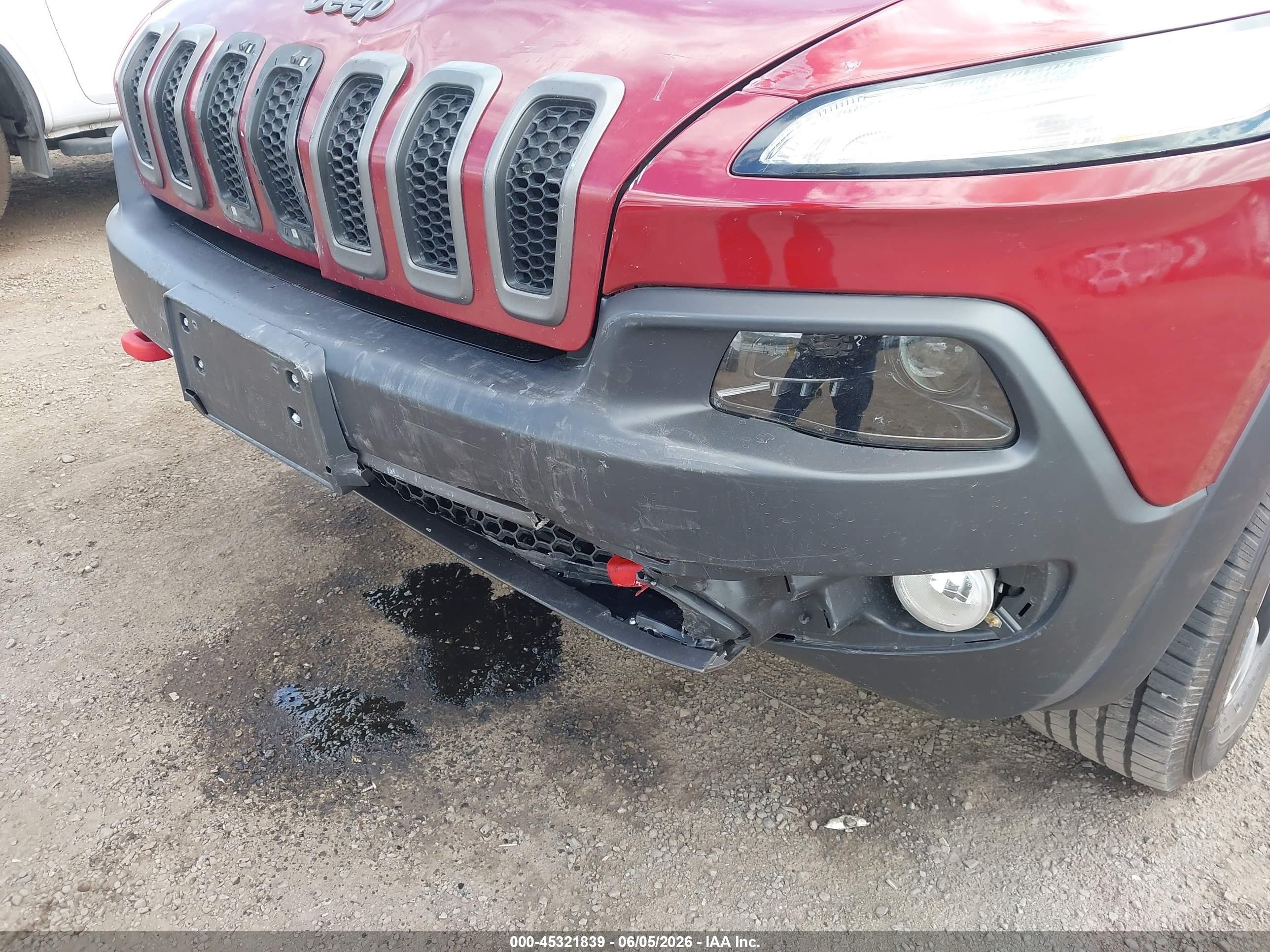 2015 Jeep Cherokee Trailhawk Red vin: 1C4PJMBS4FW502386