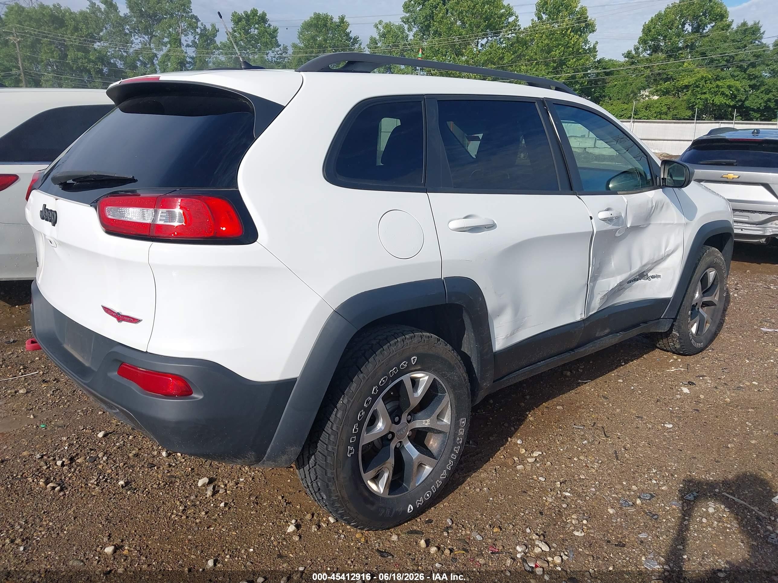 2015 Jeep Cherokee Trailhawk White vin: 1C4PJMBS4FW572261
