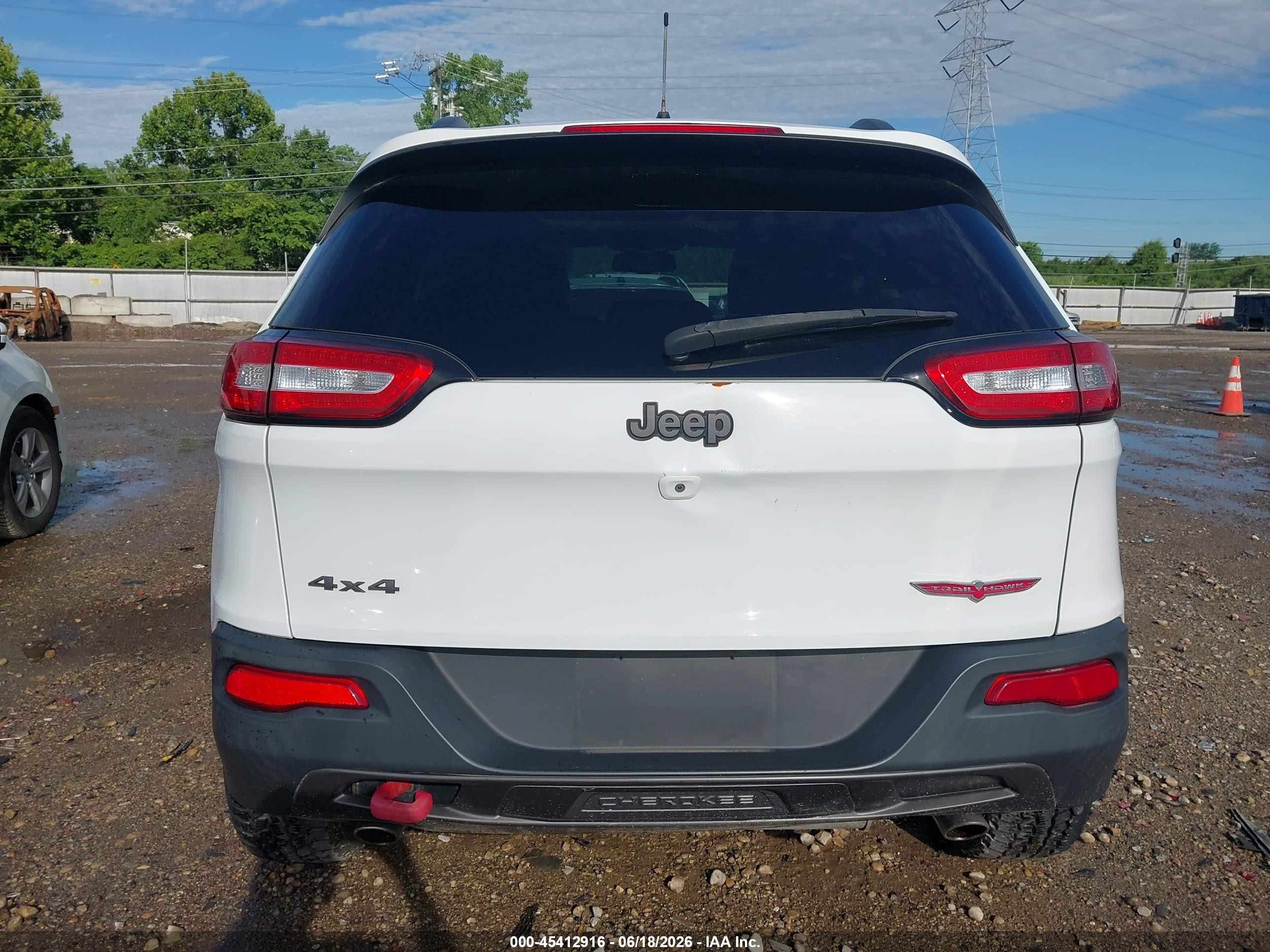 2015 Jeep Cherokee Trailhawk White vin: 1C4PJMBS4FW572261