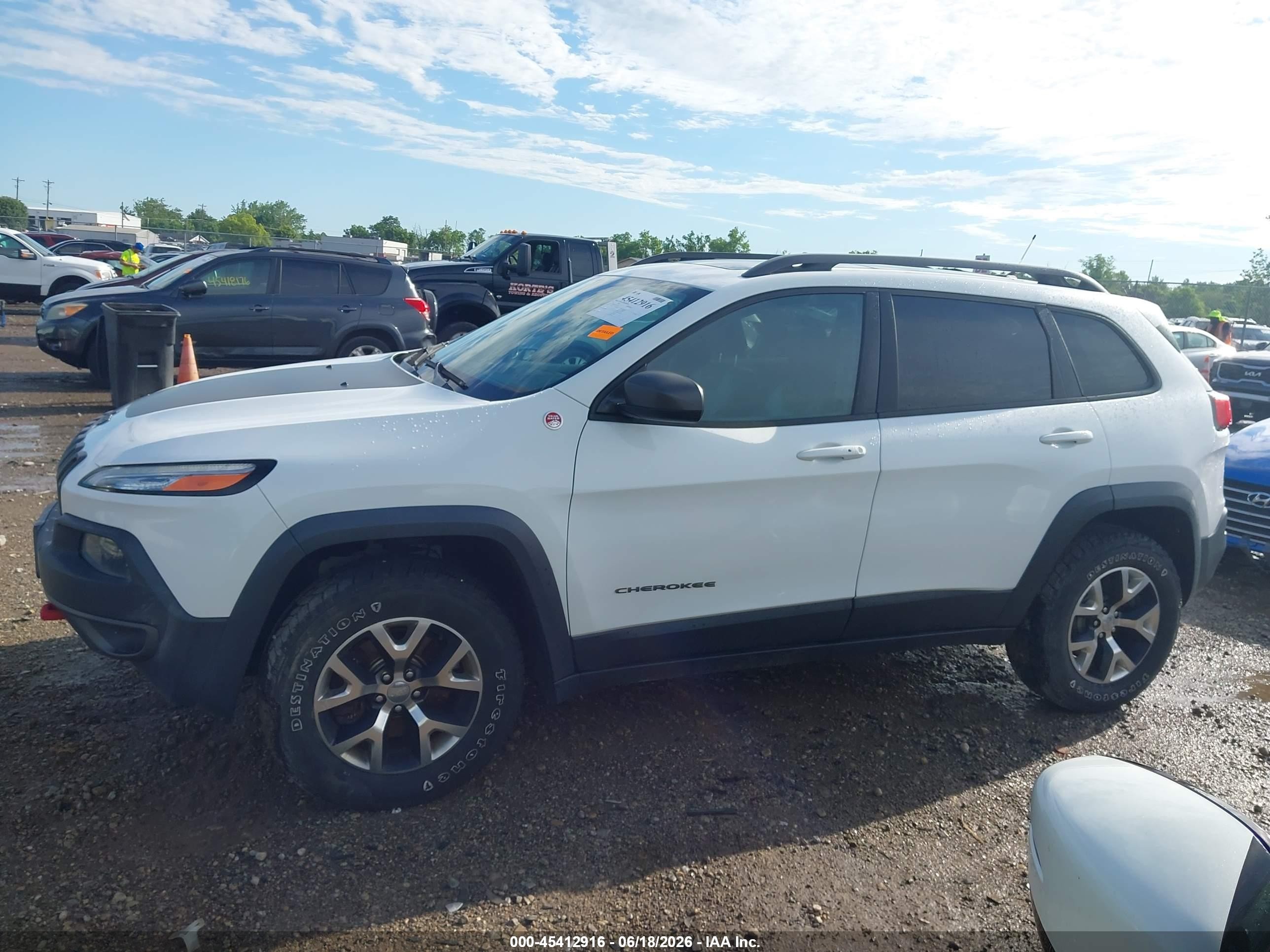 2015 Jeep Cherokee Trailhawk White vin: 1C4PJMBS4FW572261