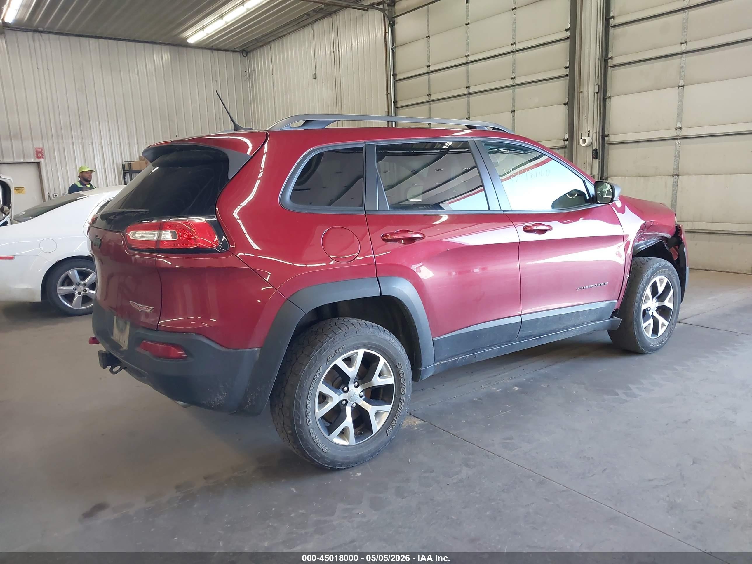 2015 Jeep Cherokee Trailhawk Red vin: 1C4PJMBS4FW610703