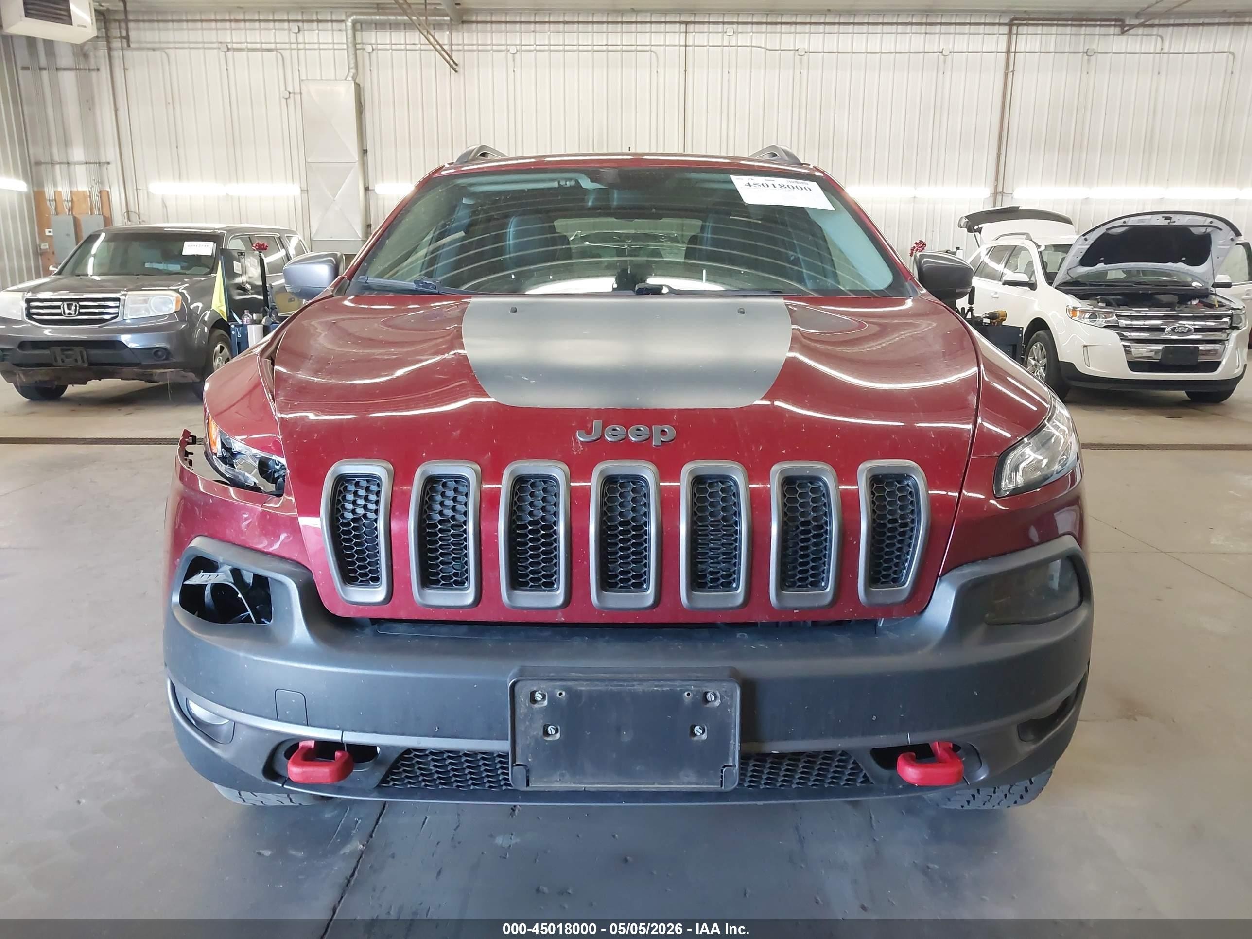 2015 Jeep Cherokee Trailhawk Red vin: 1C4PJMBS4FW610703