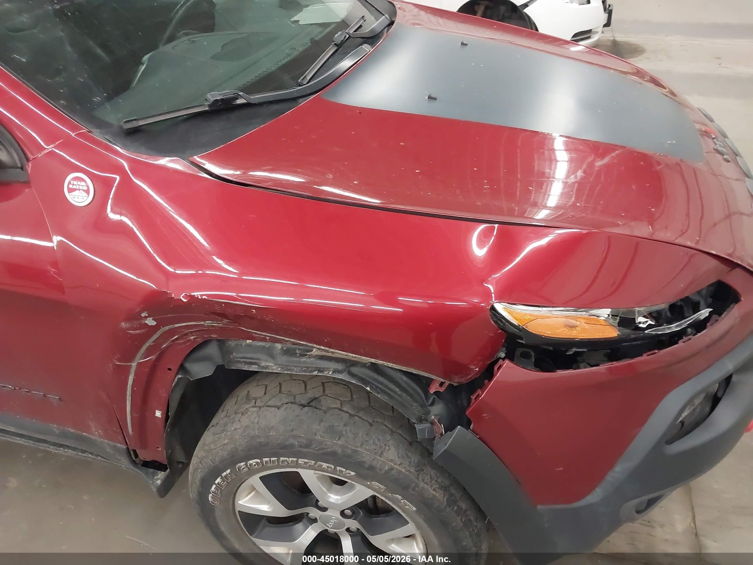 2015 Jeep Cherokee Trailhawk Red vin: 1C4PJMBS4FW610703