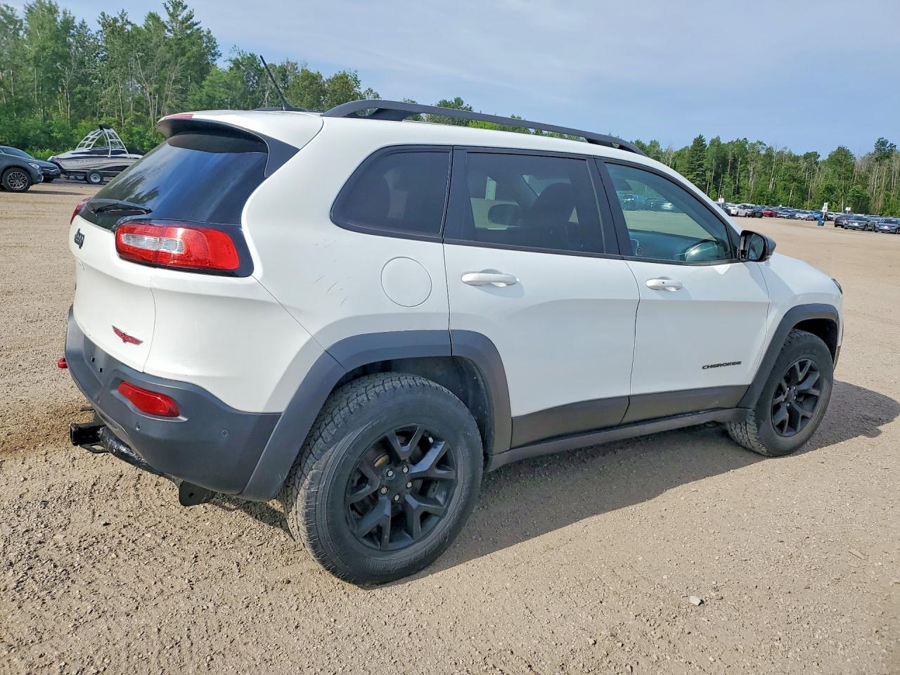 2015 Jeep Cherokee White vin: 1C4PJMBS4FW623791