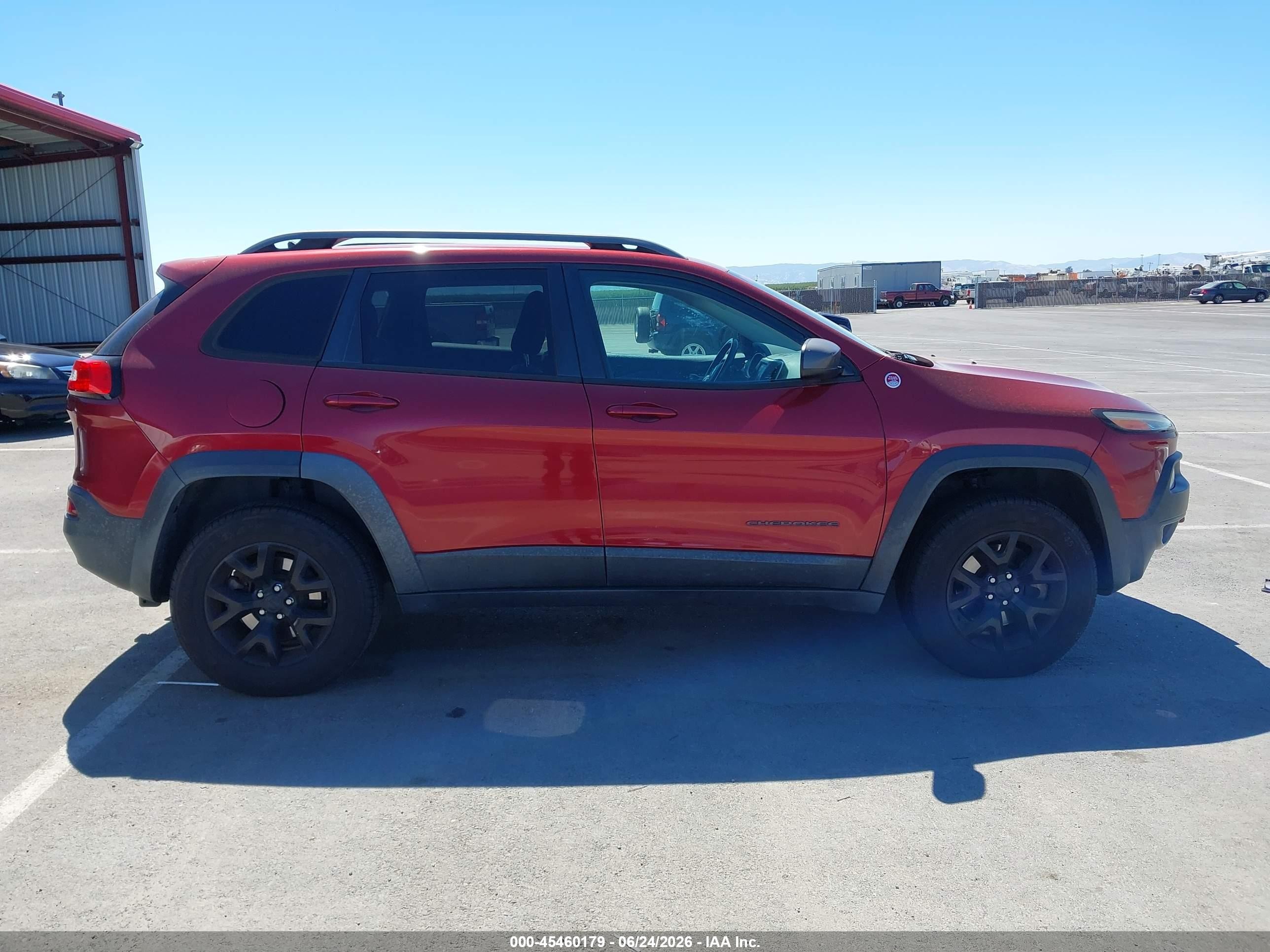 2015 Jeep Cherokee Trailhawk Burgundy vin: 1C4PJMBS4FW646147