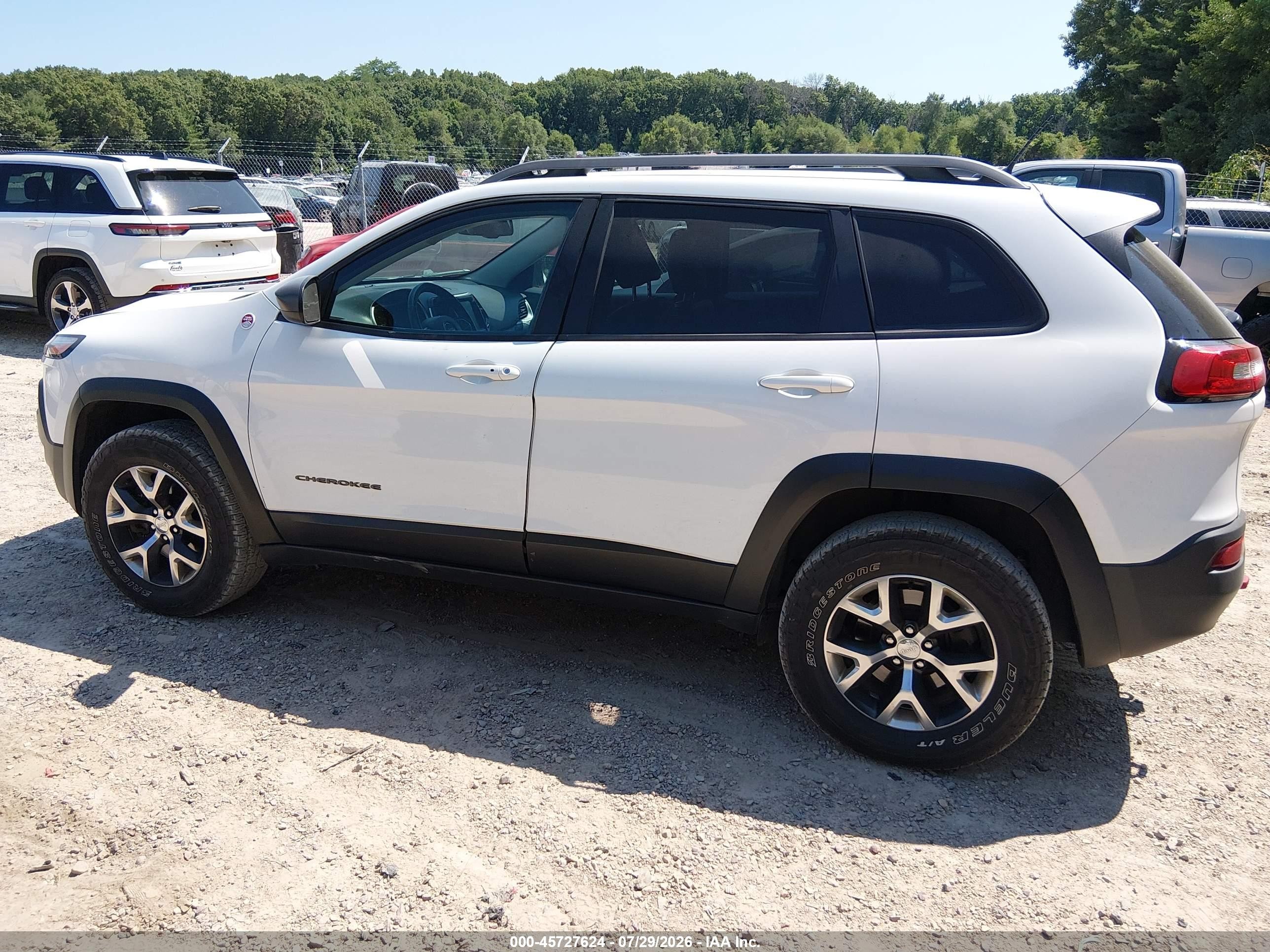 2015 Jeep Cherokee Trailhawk White vin: 1C4PJMBS4FW704936