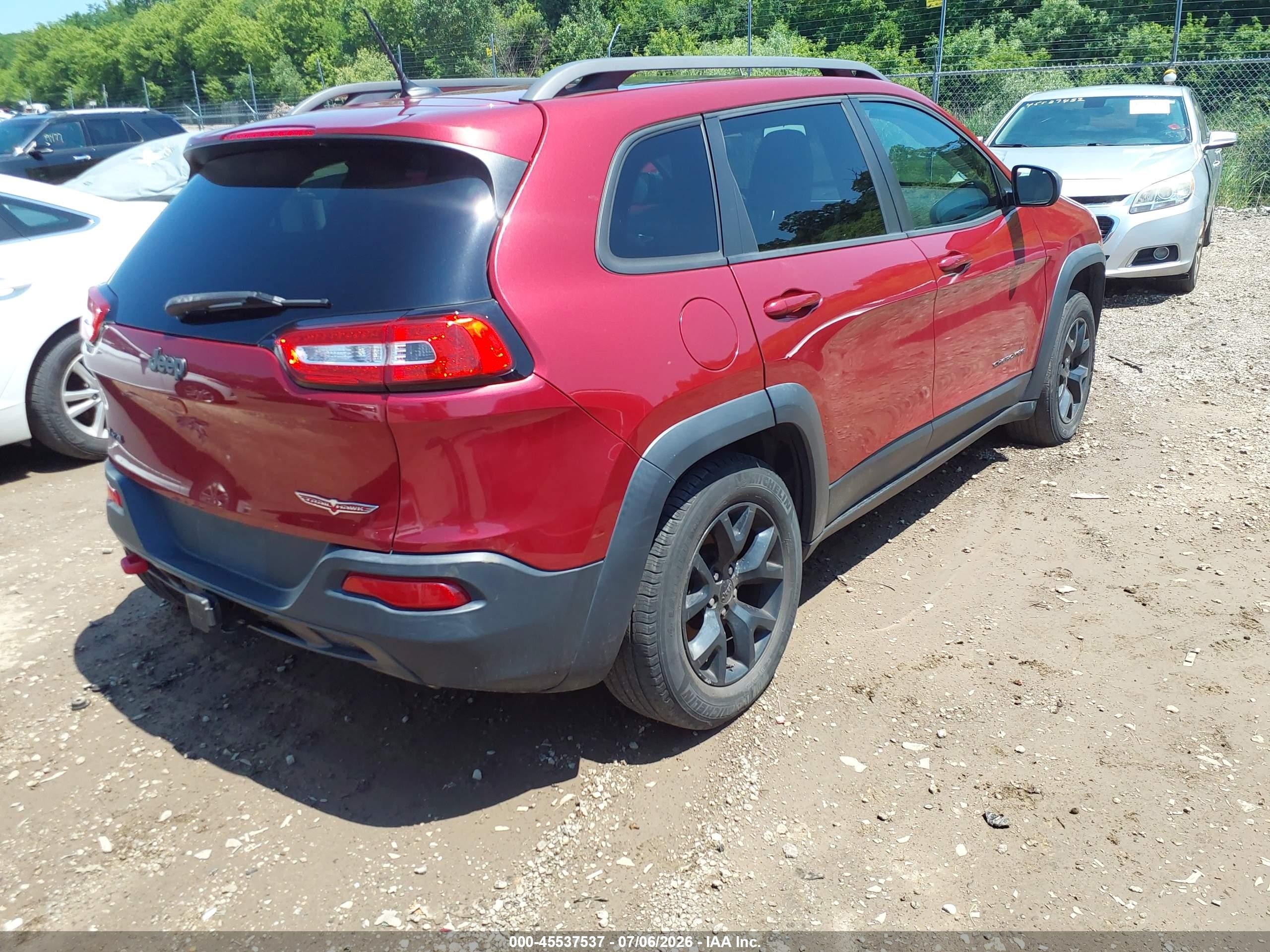 2015 Jeep Cherokee Trailhawk Red vin: 1C4PJMBS4FW738388
