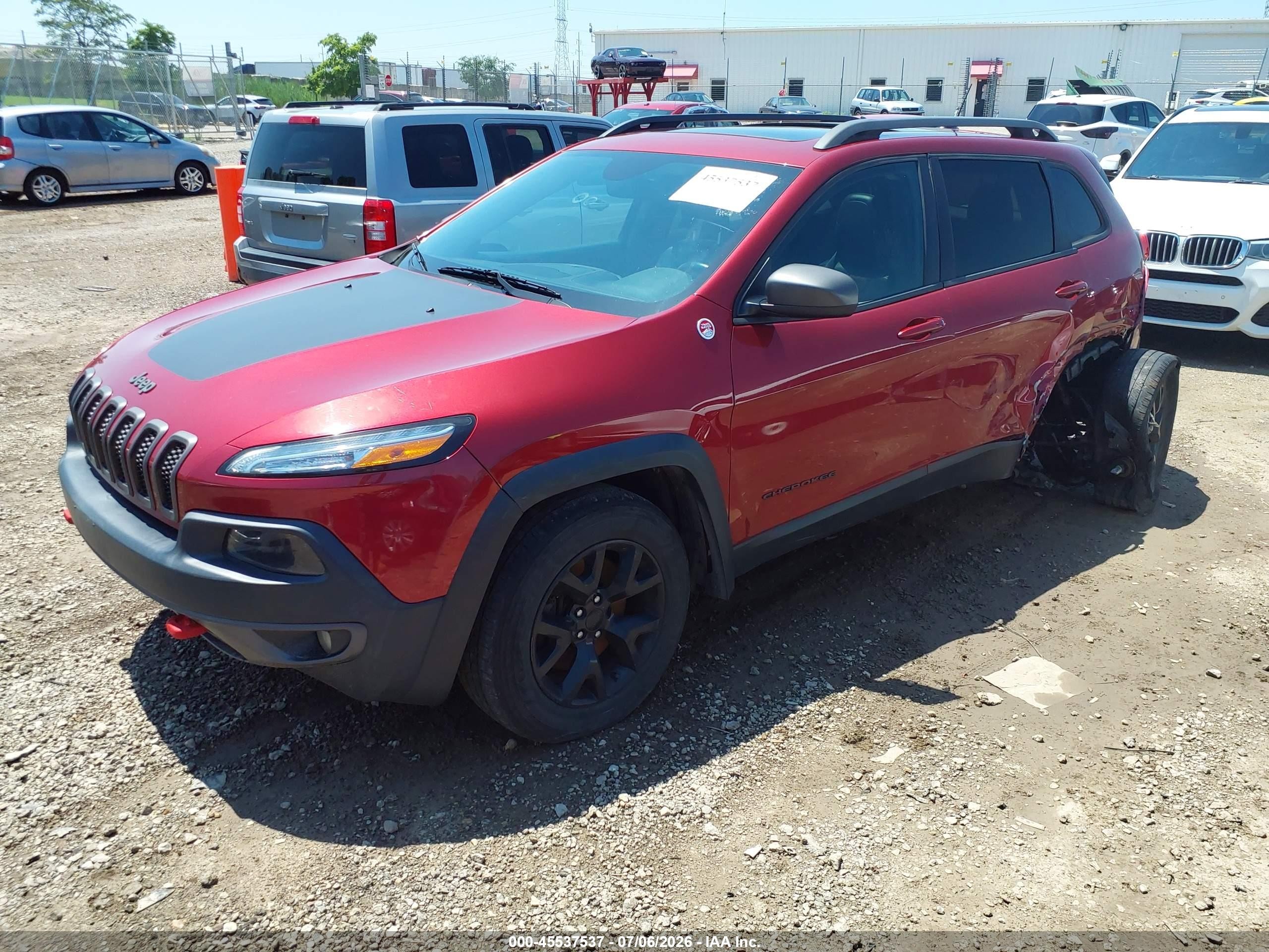 2015 Jeep Cherokee Trailhawk Red vin: 1C4PJMBS4FW738388