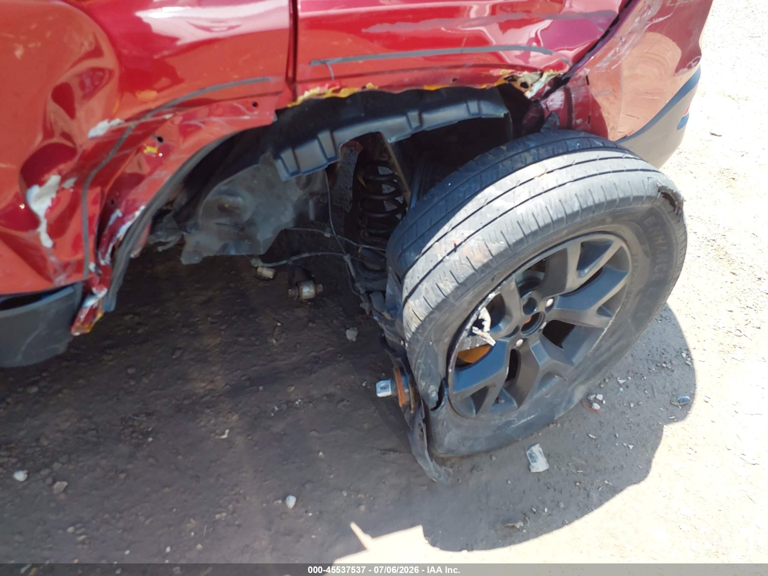 2015 Jeep Cherokee Trailhawk Red vin: 1C4PJMBS4FW738388