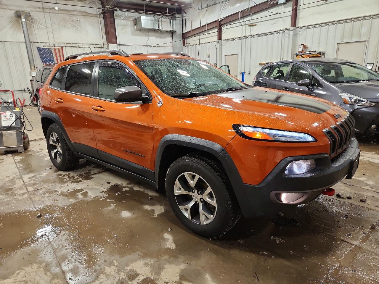 2015 Jeep Cherokee Trailhawk Orange vin: 1C4PJMBS4FW751061