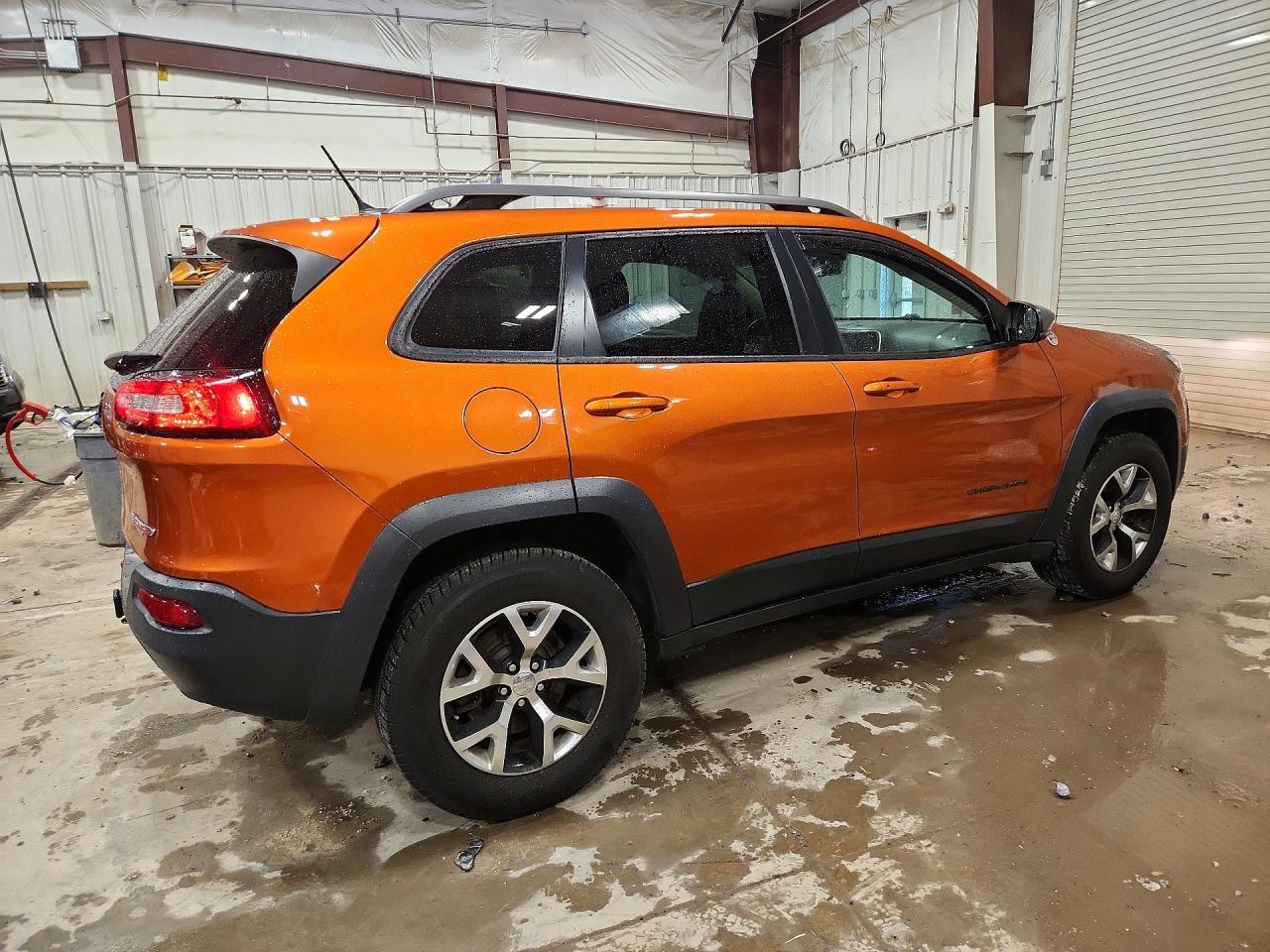 2015 Jeep Cherokee Trailhawk Orange vin: 1C4PJMBS4FW751061
