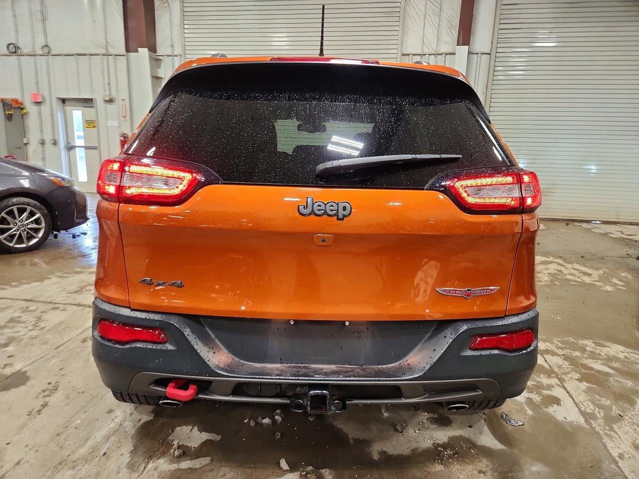 2015 Jeep Cherokee Trailhawk Orange vin: 1C4PJMBS4FW751061