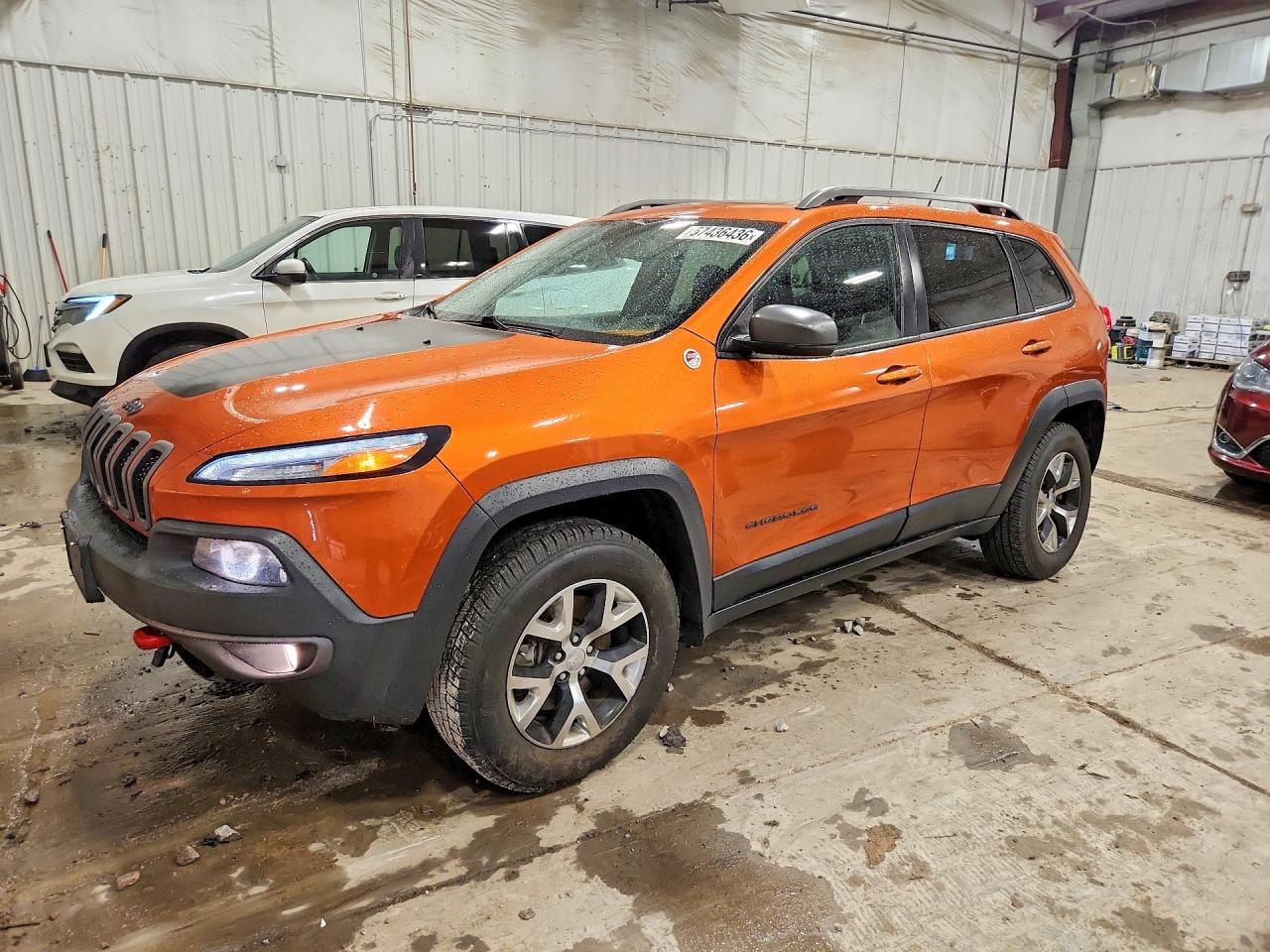 2015 Jeep Cherokee Trailhawk Orange vin: 1C4PJMBS4FW751061